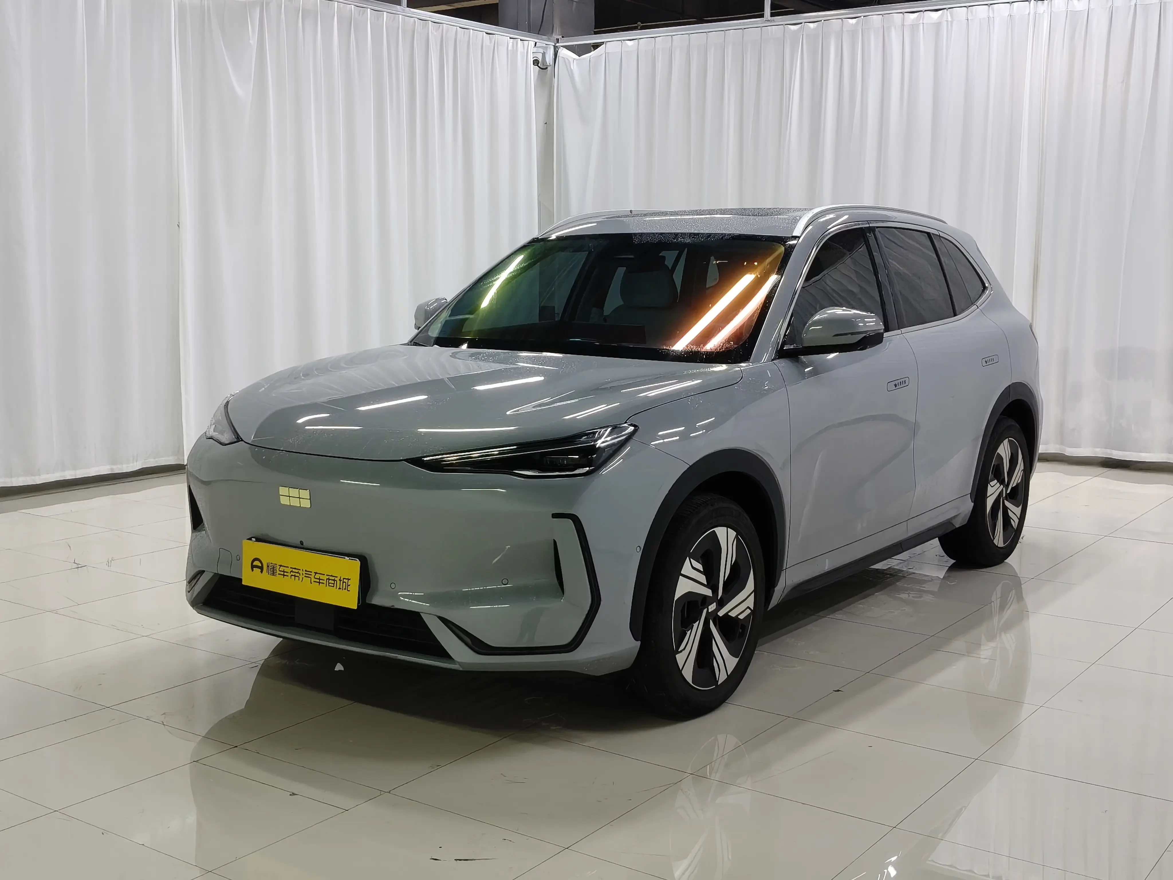 Geely Galaxy E5