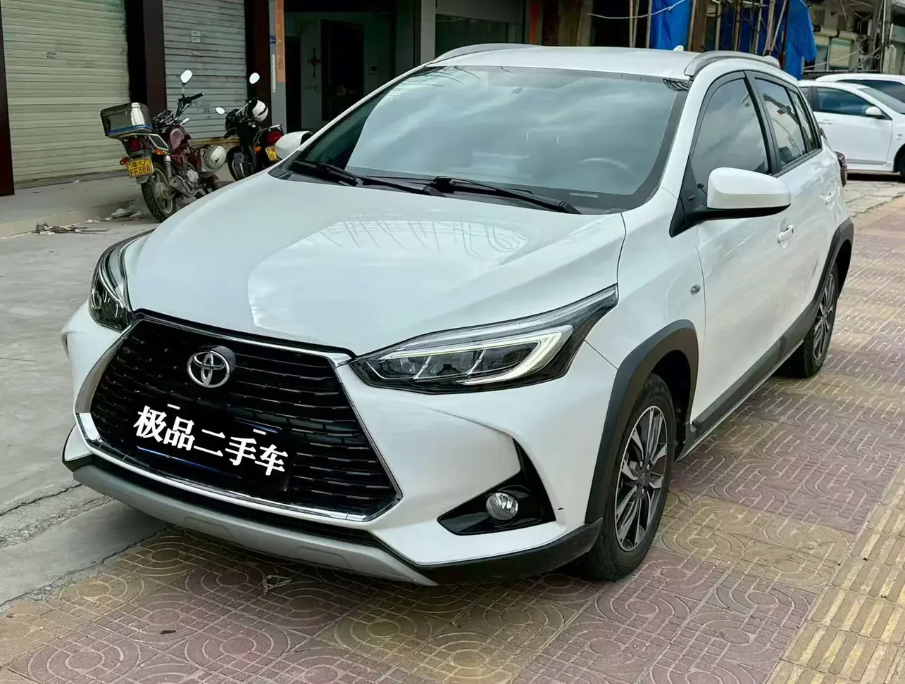 Toyota Yaris L