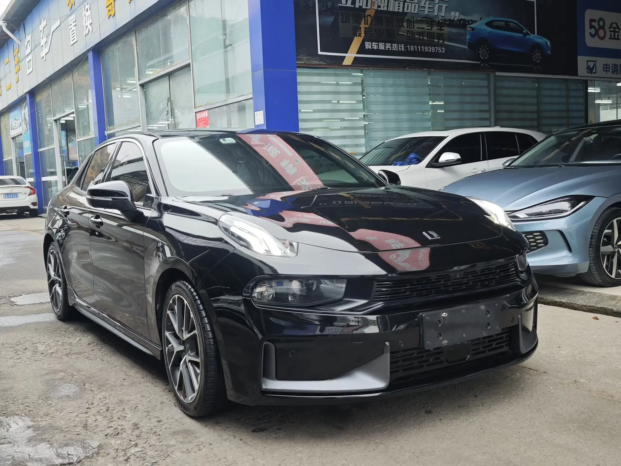 Lynk & Co 03