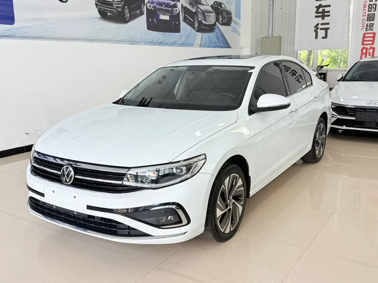 VOLKSWAGEN BORA