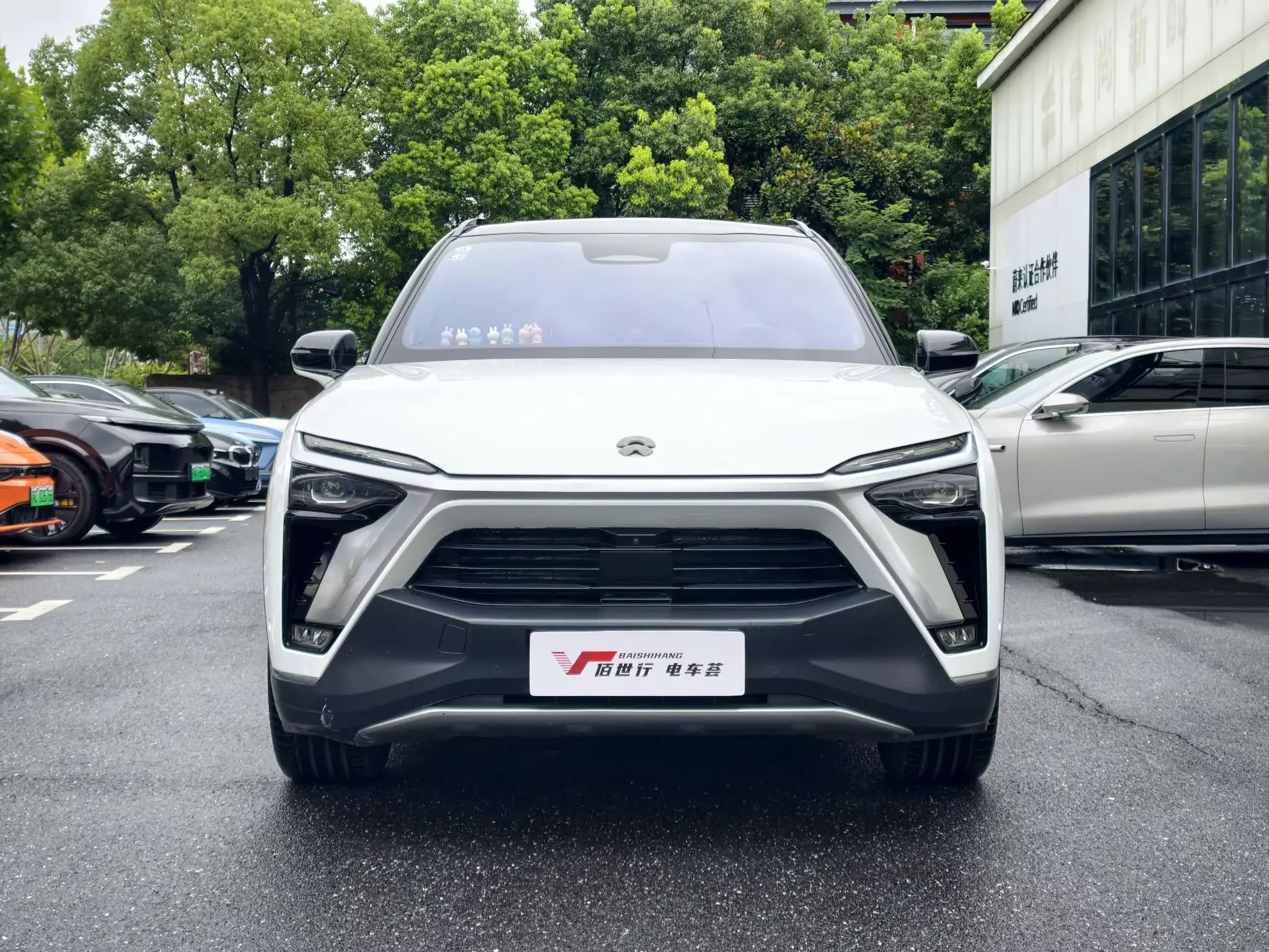 NIO ES8