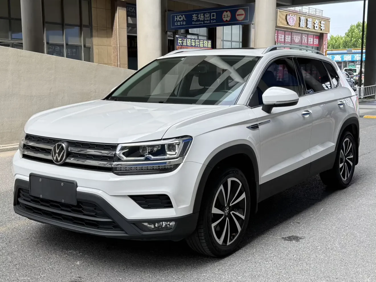 Volkswagen Tharu