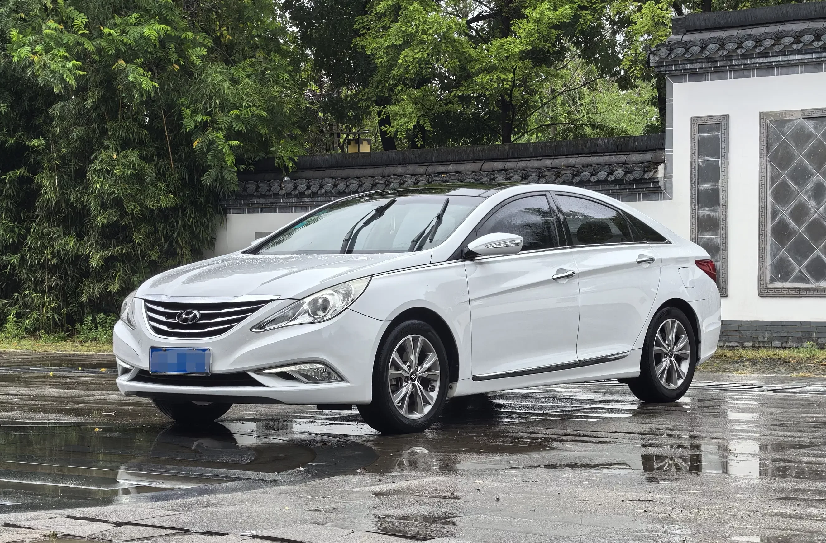 Hyundai sonata eight