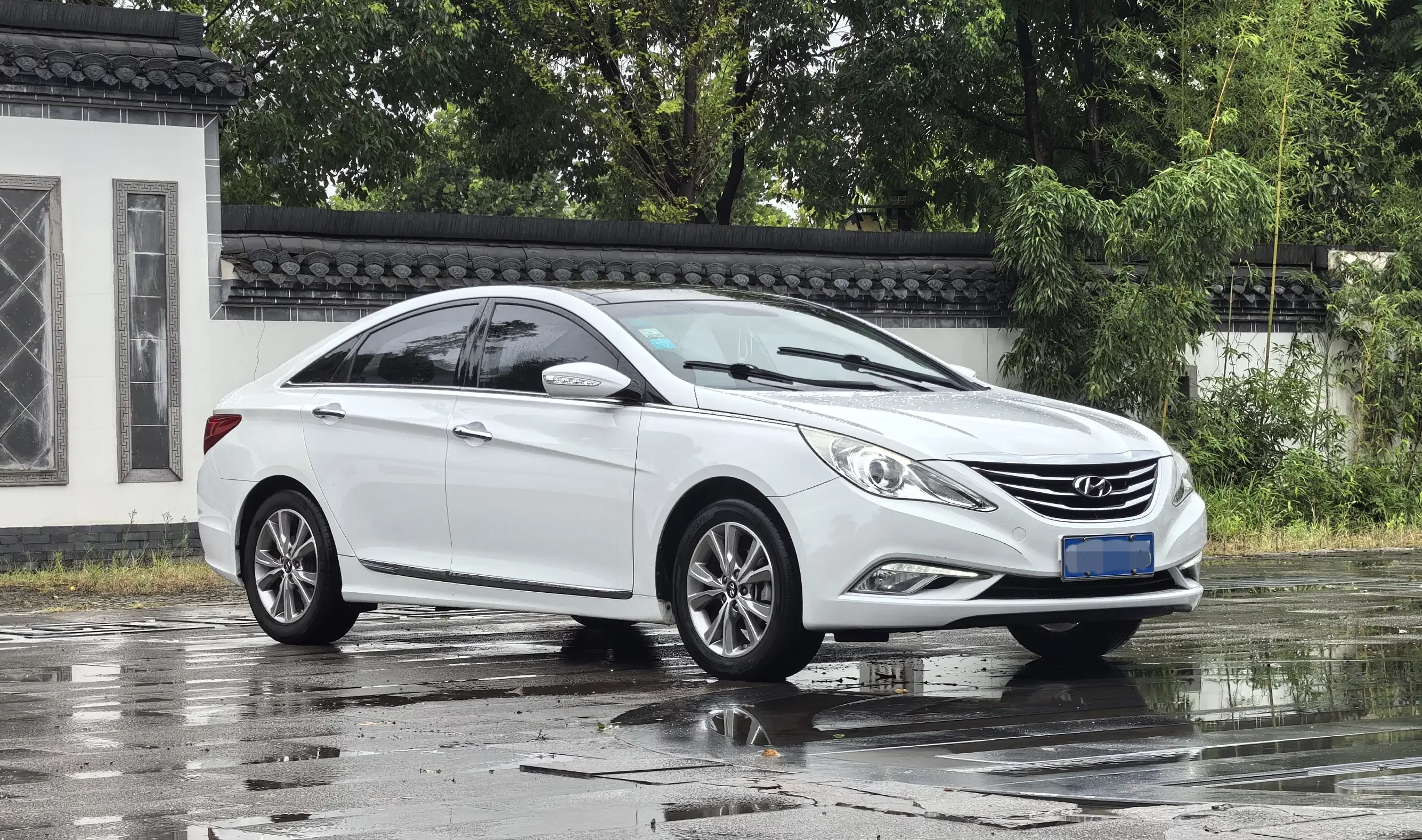Hyundai sonata eight