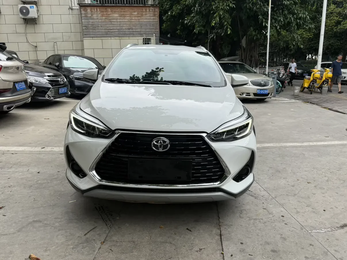 Toyota Yaris L