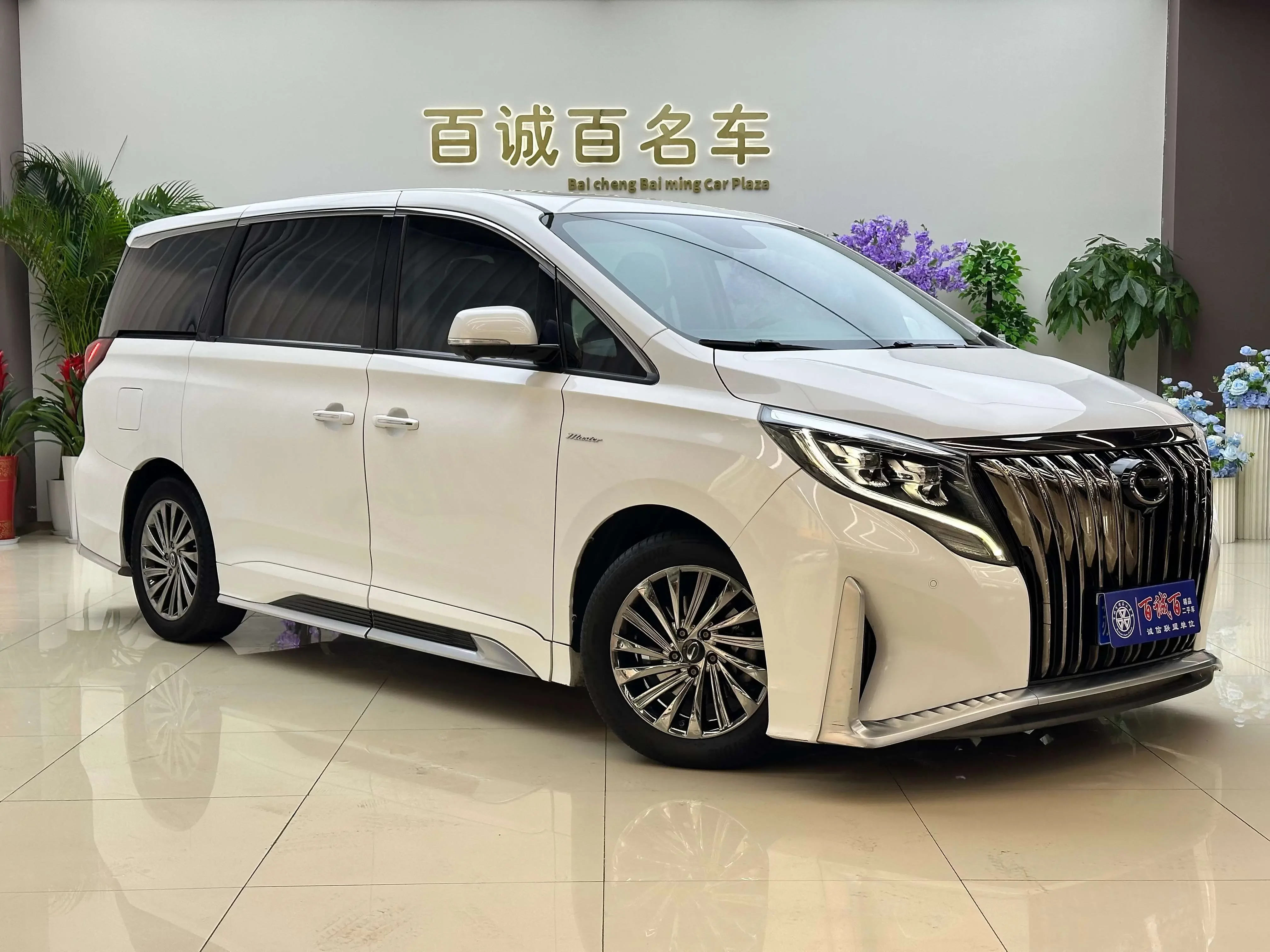 GAC Trumpchi M8