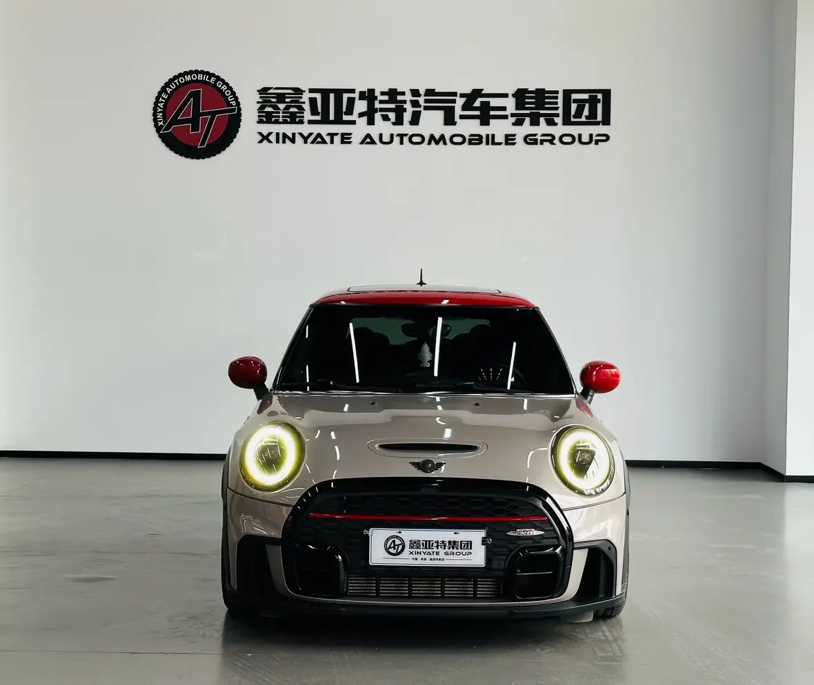 MINI JCW