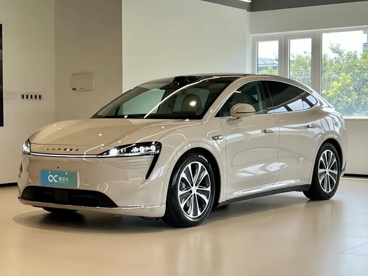 Luxeed Zhijie R7