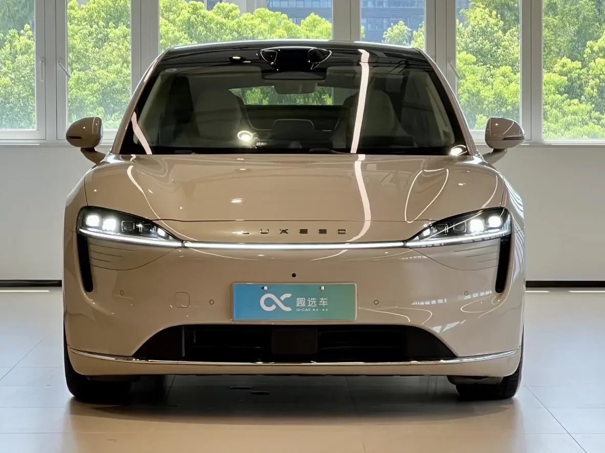 Luxeed Zhijie R7