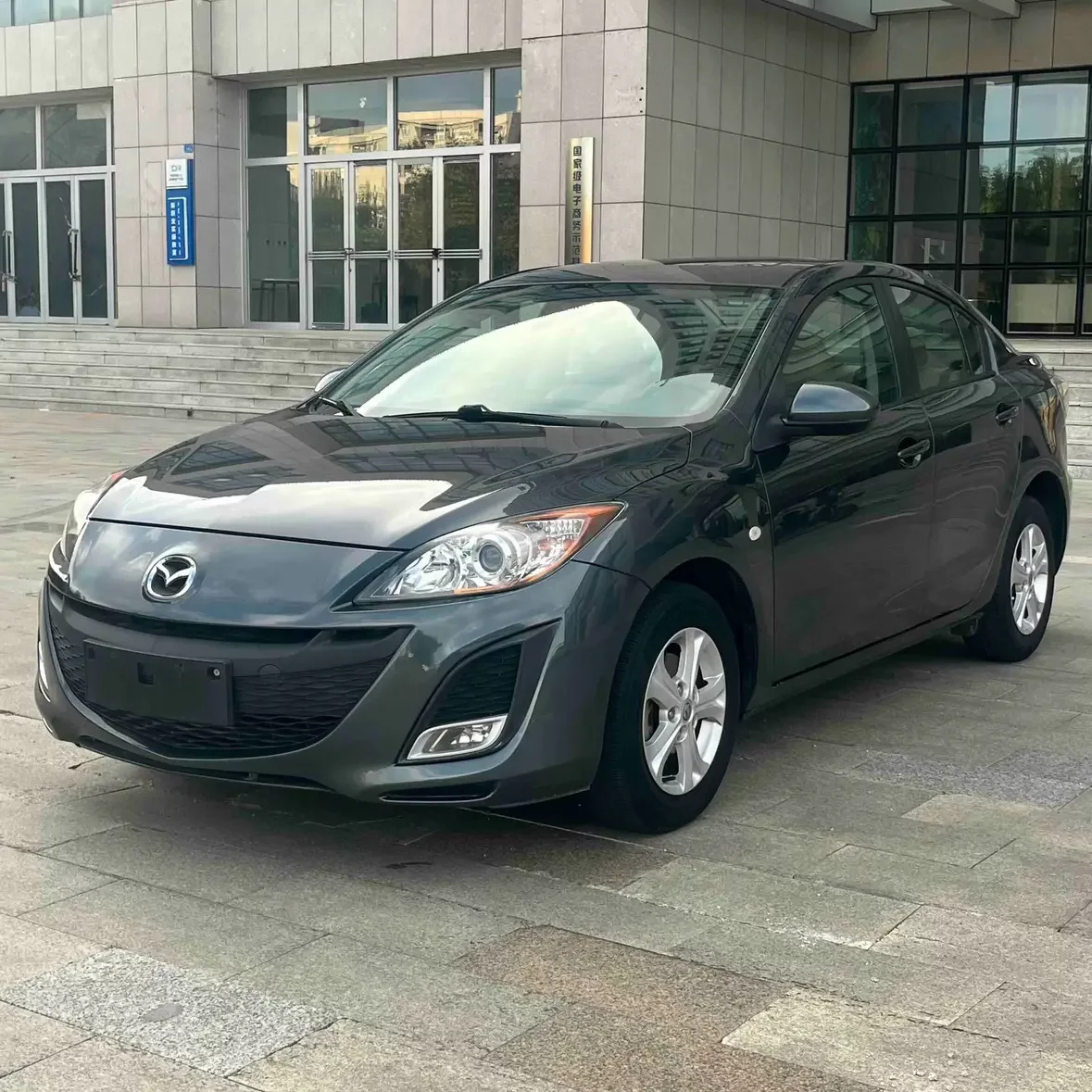 Mazda Axela (3)