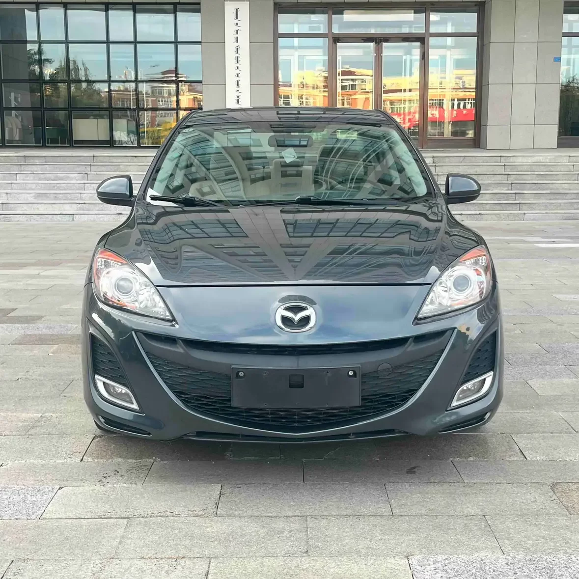 Mazda Axela (3)