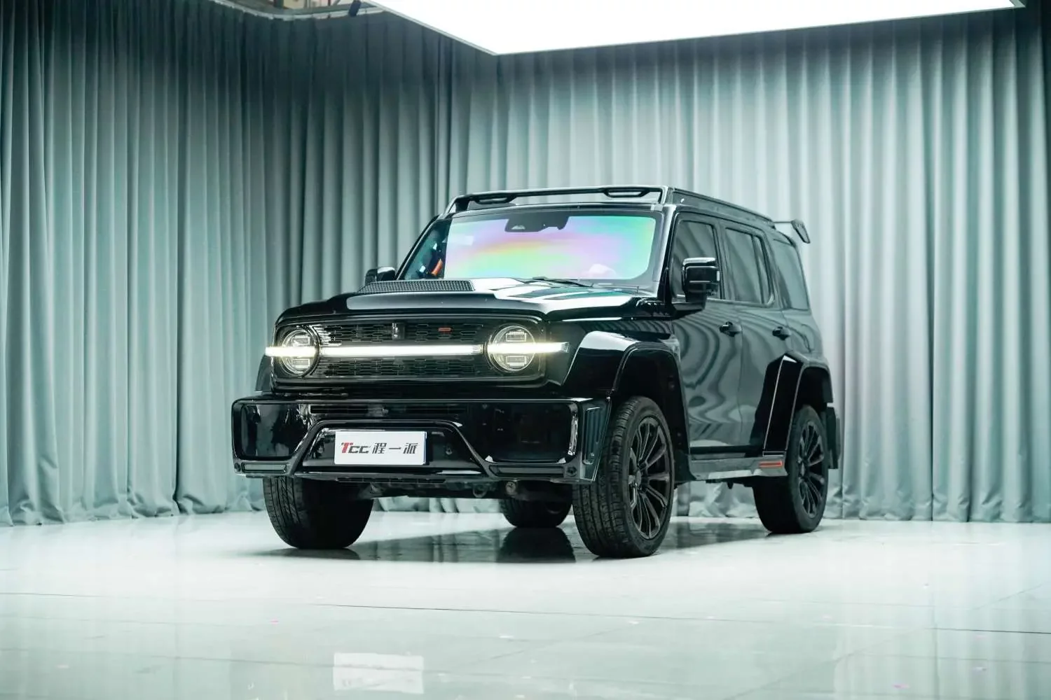 Tank Cyber  300