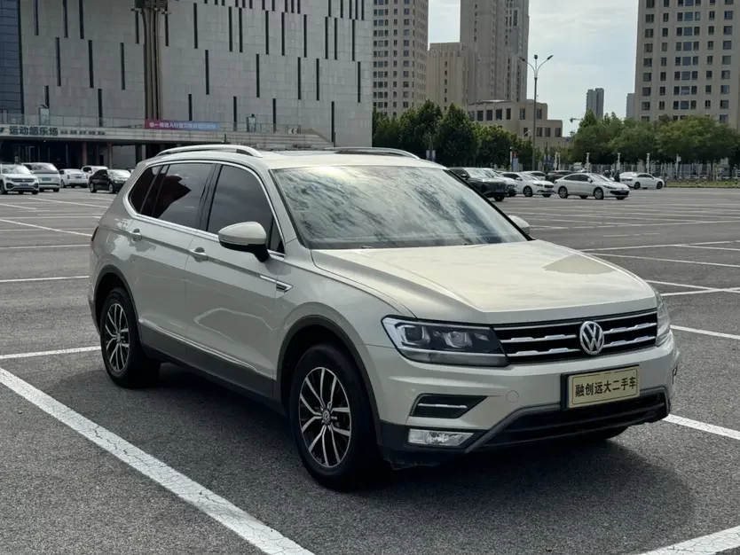 Volkswagen Tiguan L