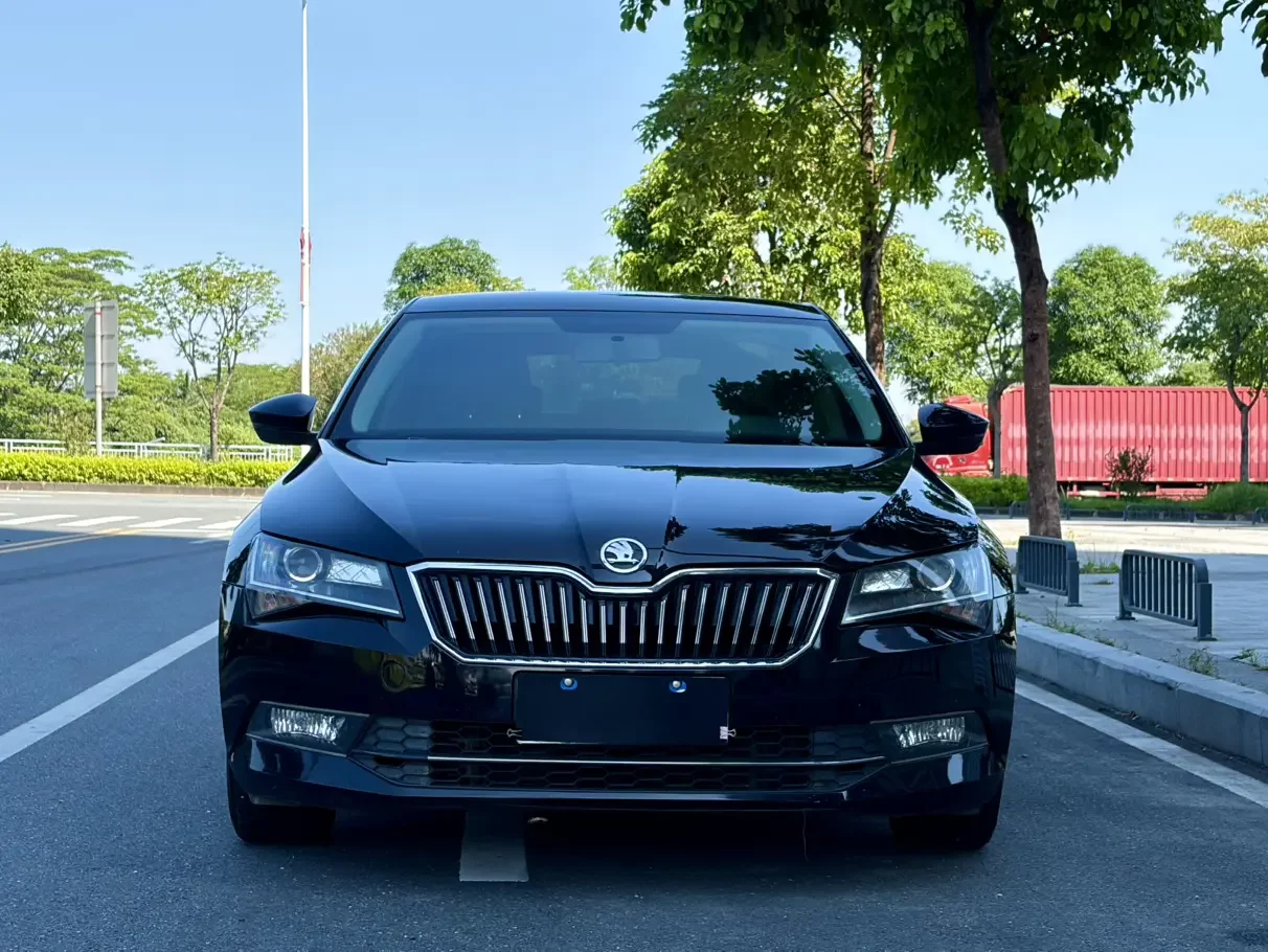 Skoda SuperB