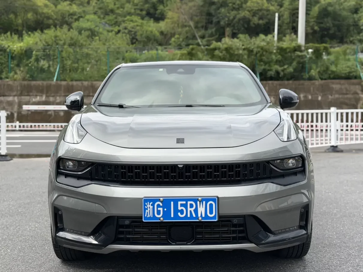 Lynk & Co 05