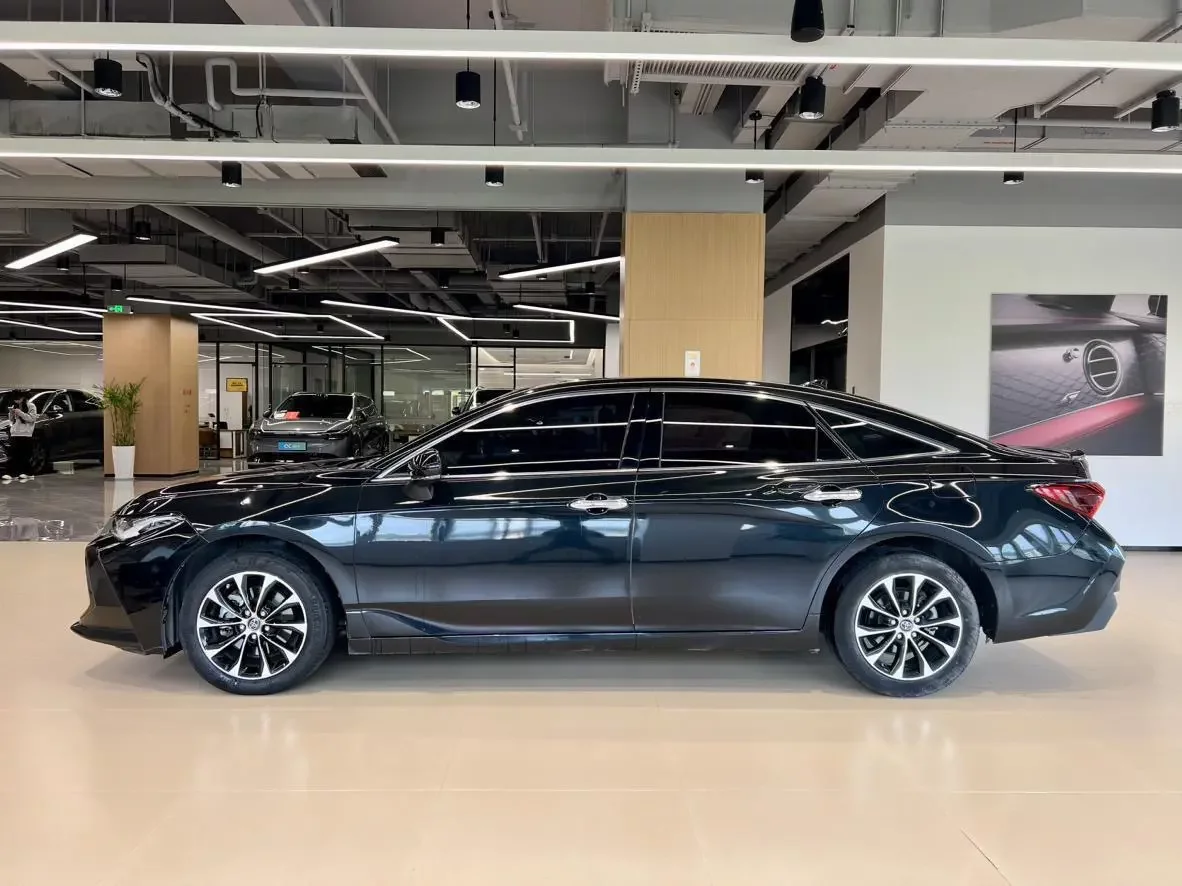 Toyota Avalon (asian dragon)