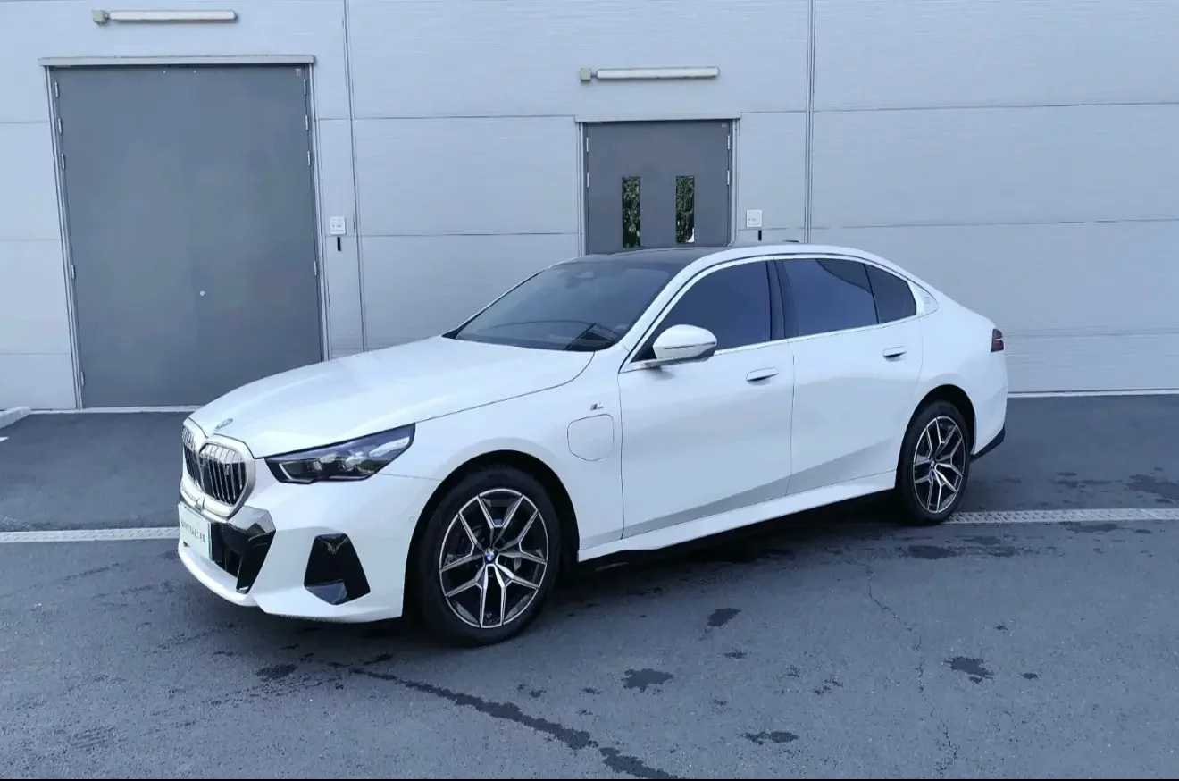 BMW i5