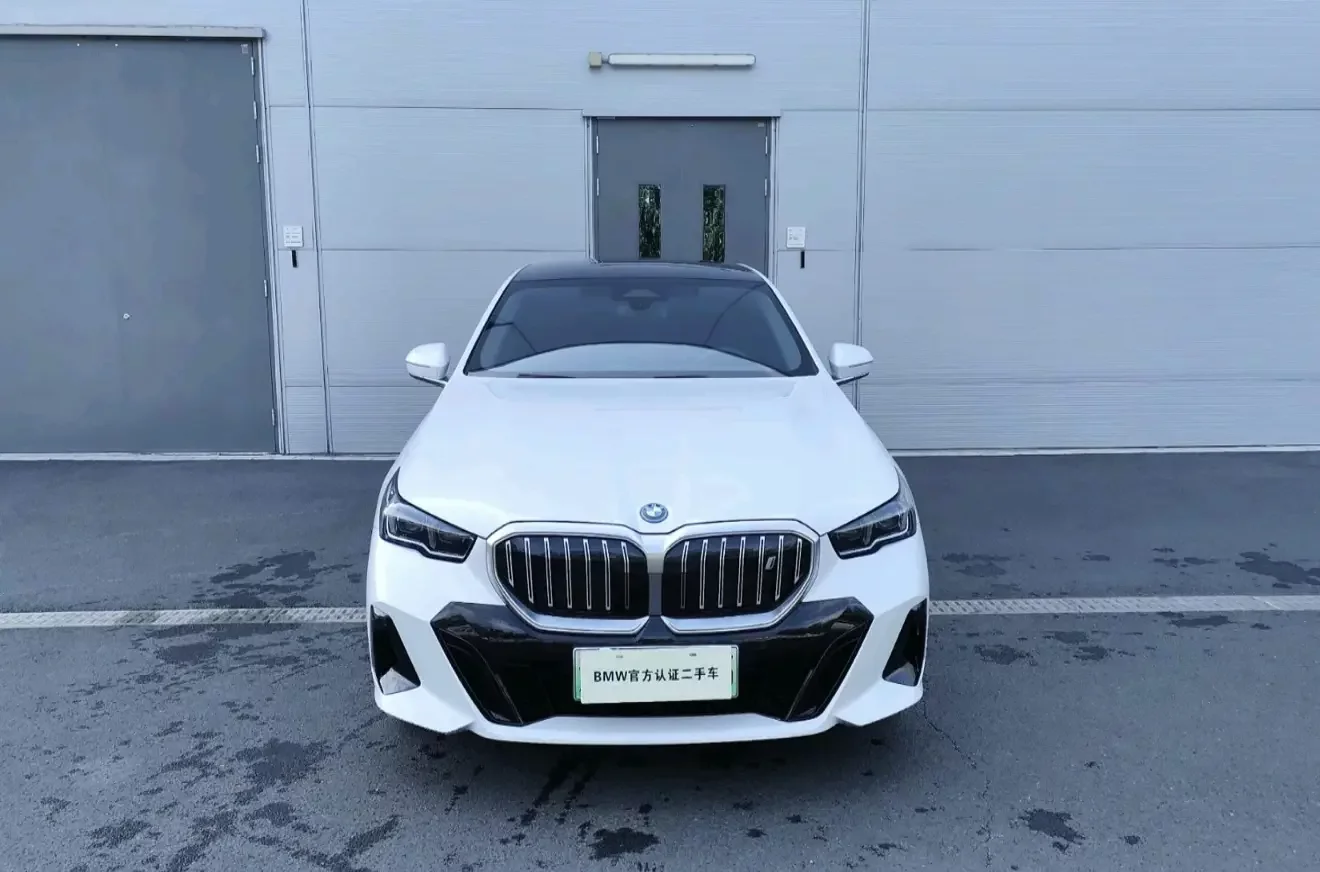 BMW i5