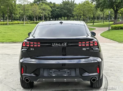 Lynk & Co 05