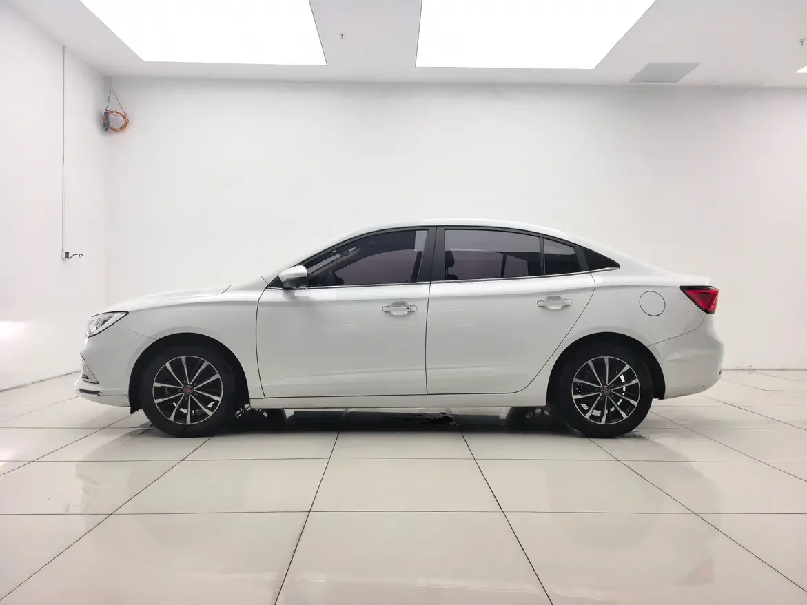 Roewe i5