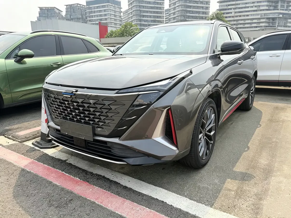 Oshan Changan Auchan Z6