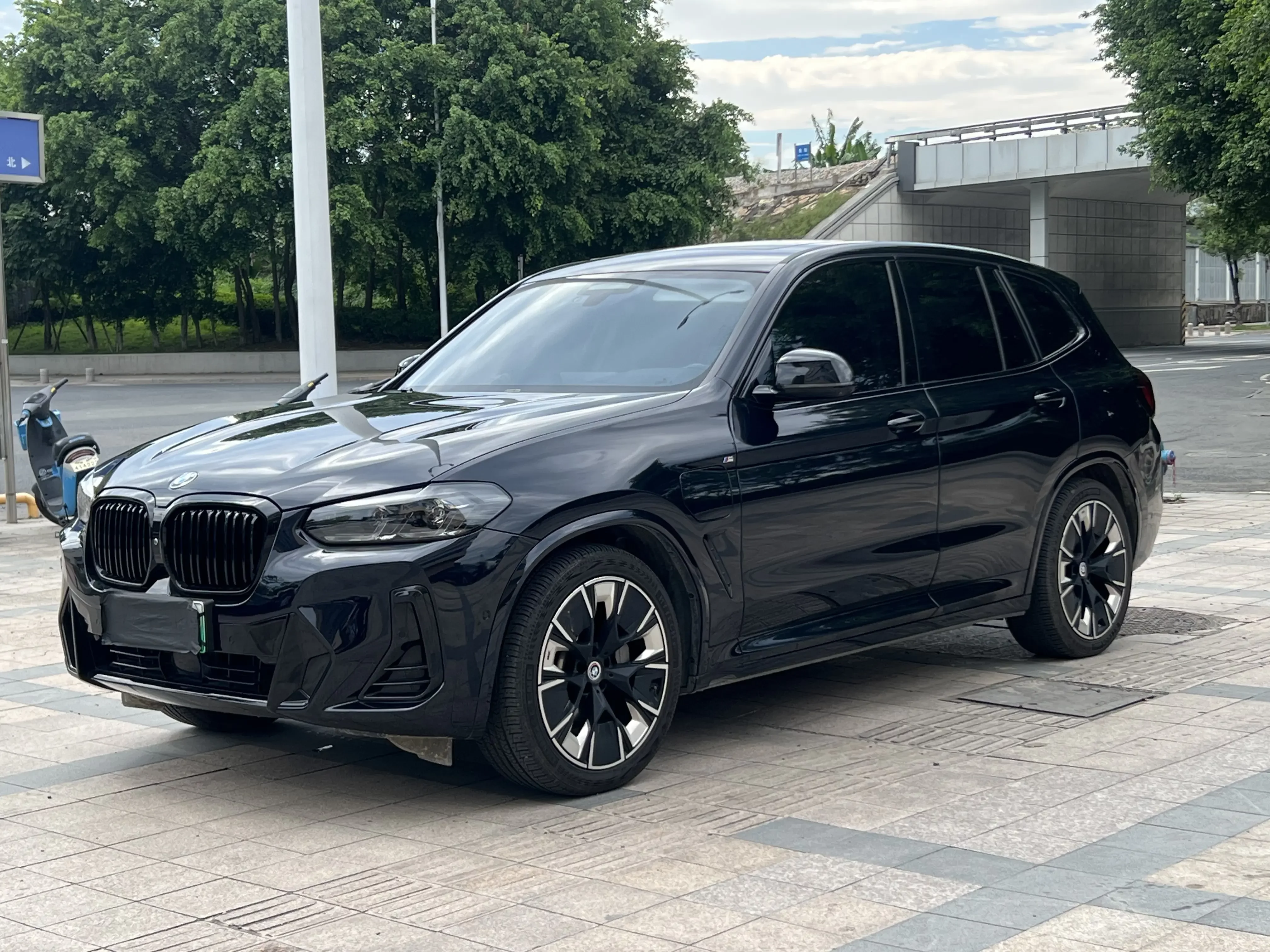 BMW iX3