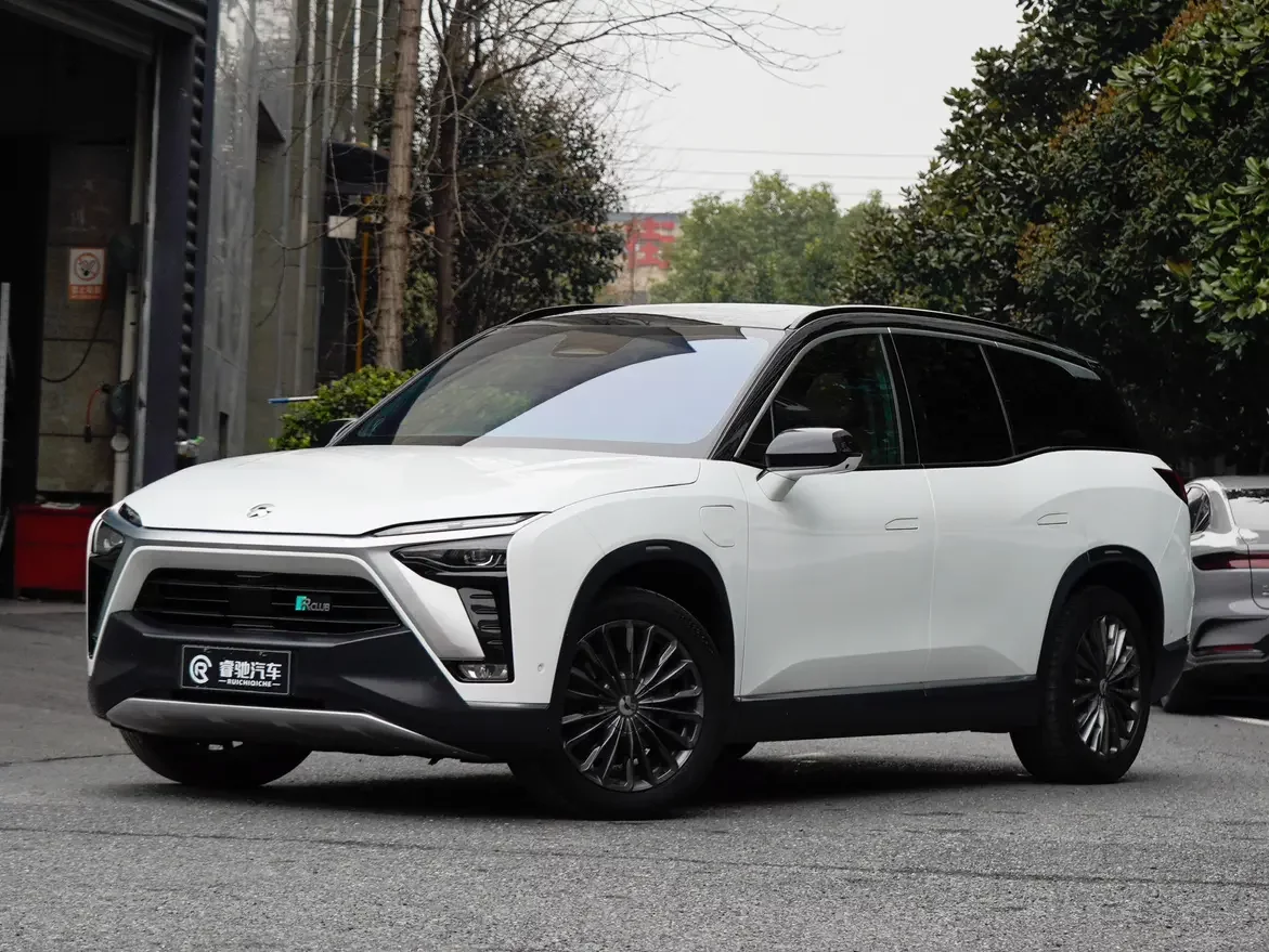 NIO ES8