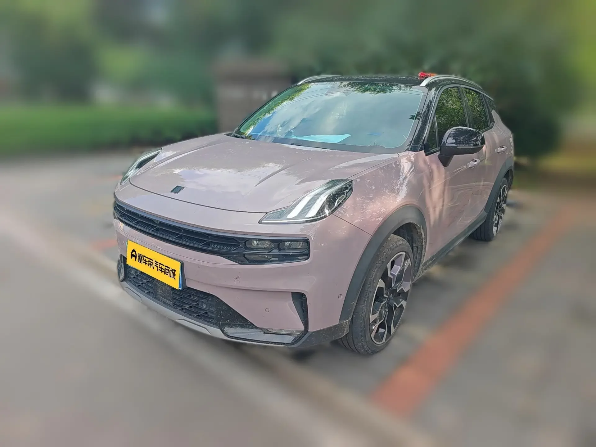 Lynk & Co 06