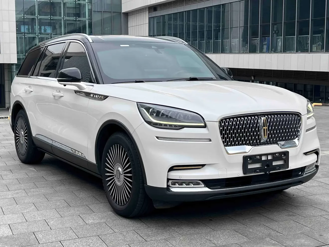Lincoln aviator