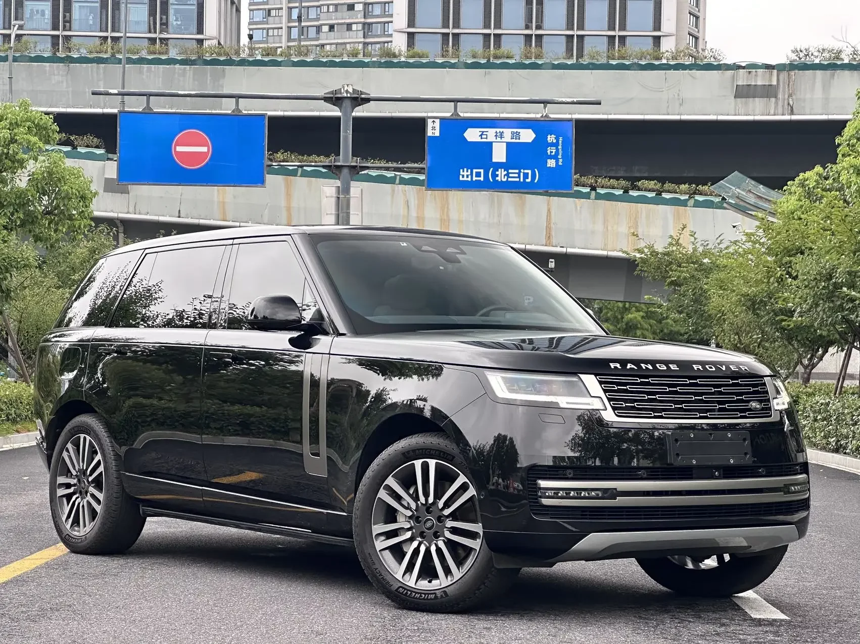 Land Rover range rover