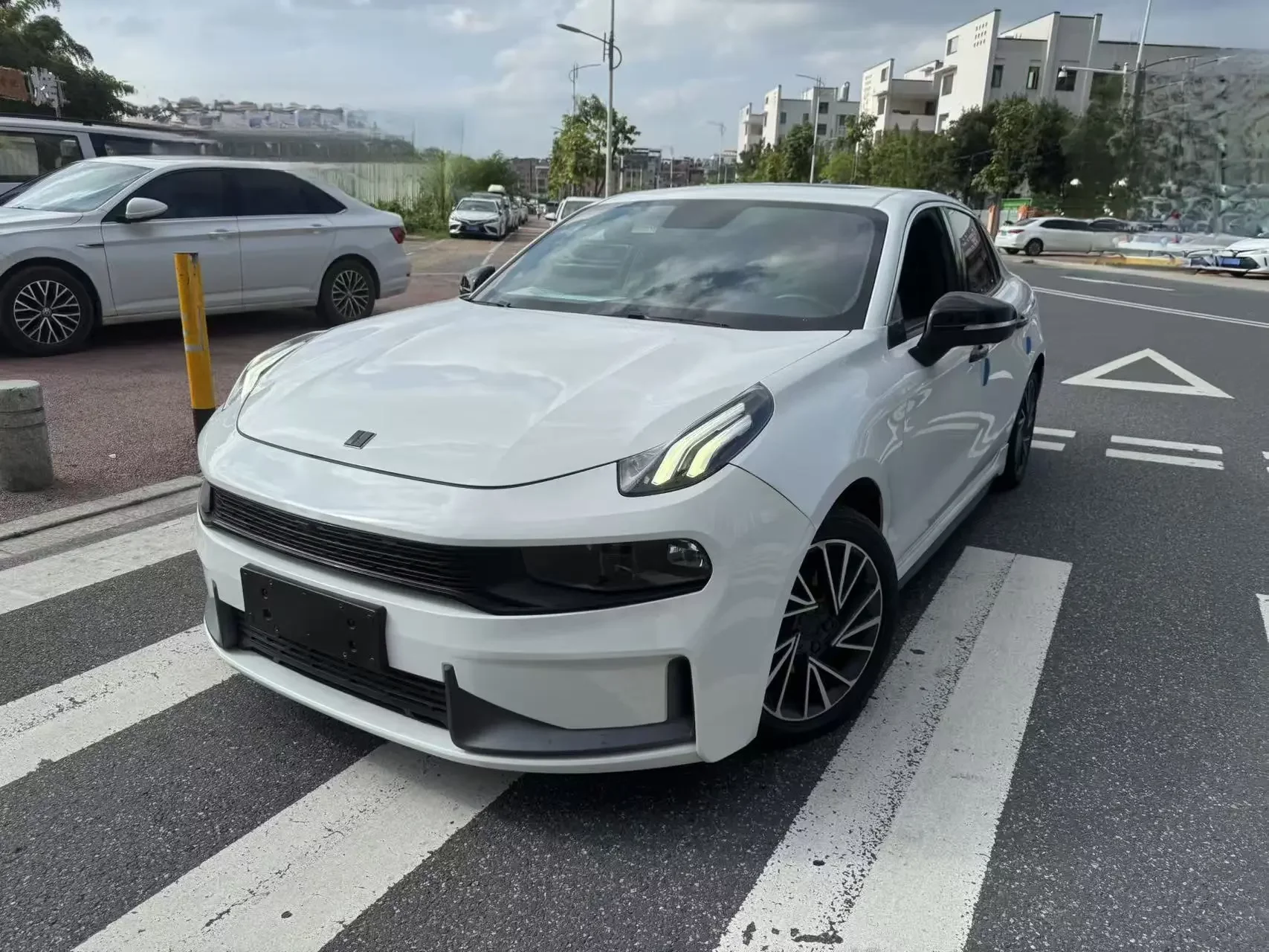 Lynk & Co 03