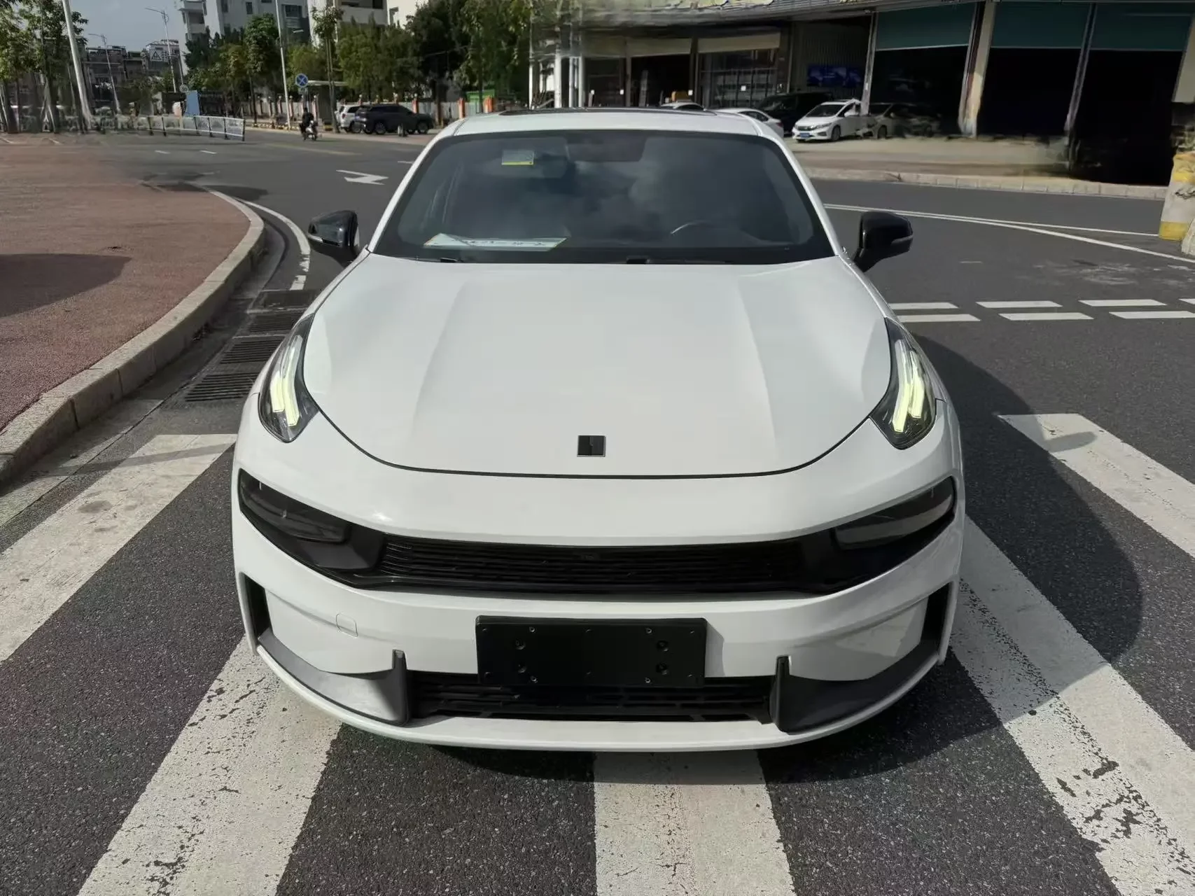 Lynk & Co 03