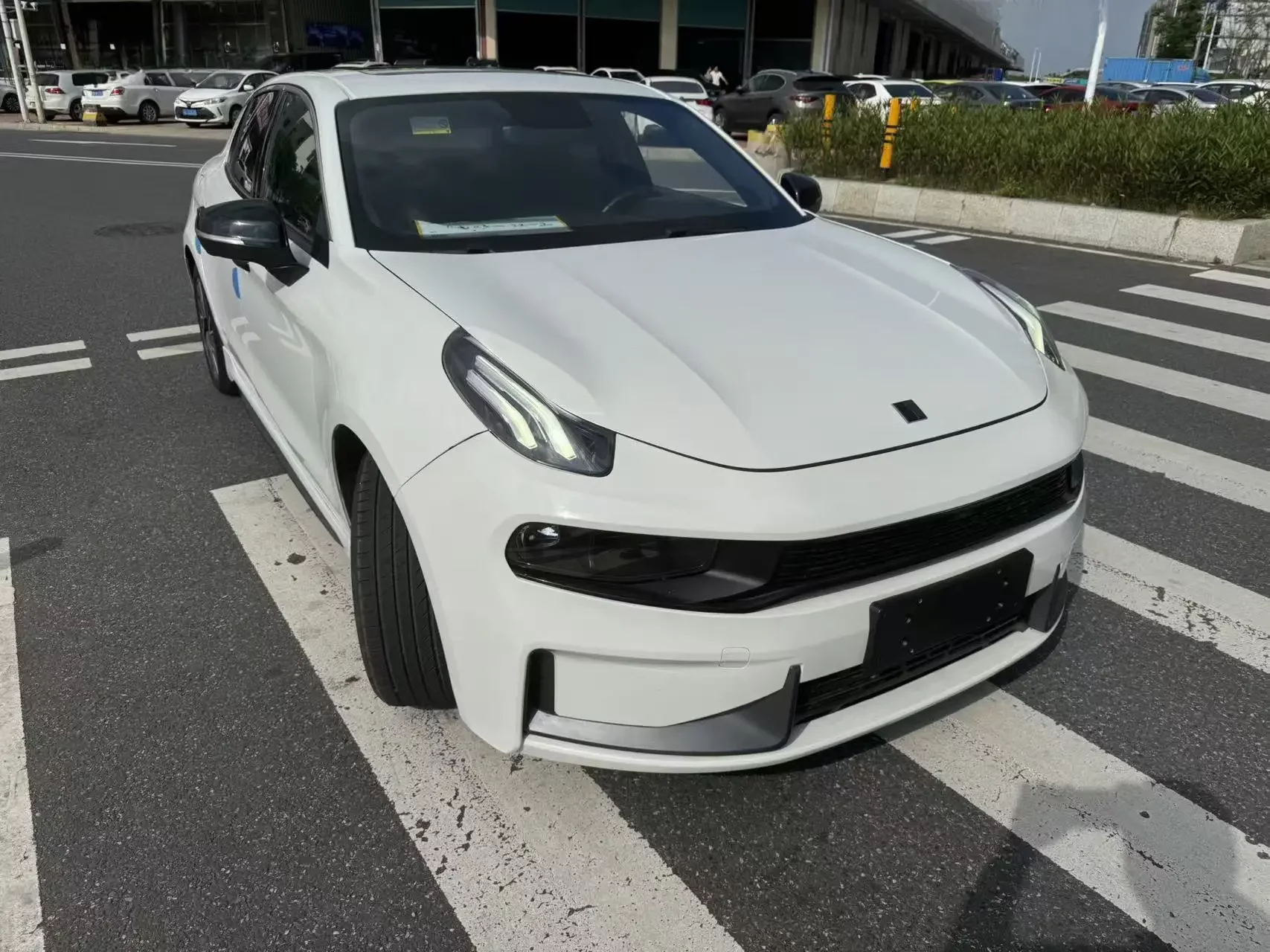 Lynk & Co 03