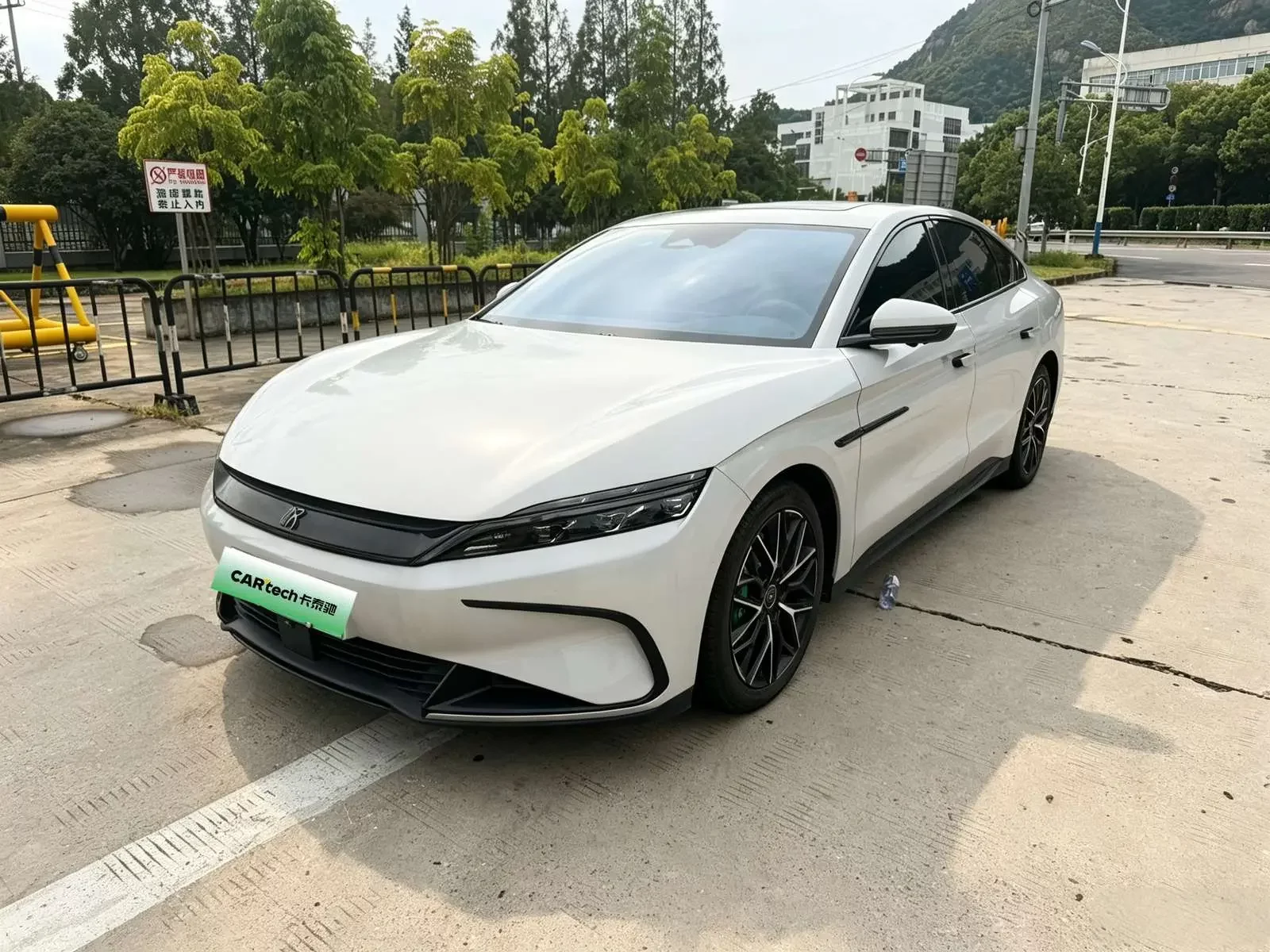 BYD Han EV