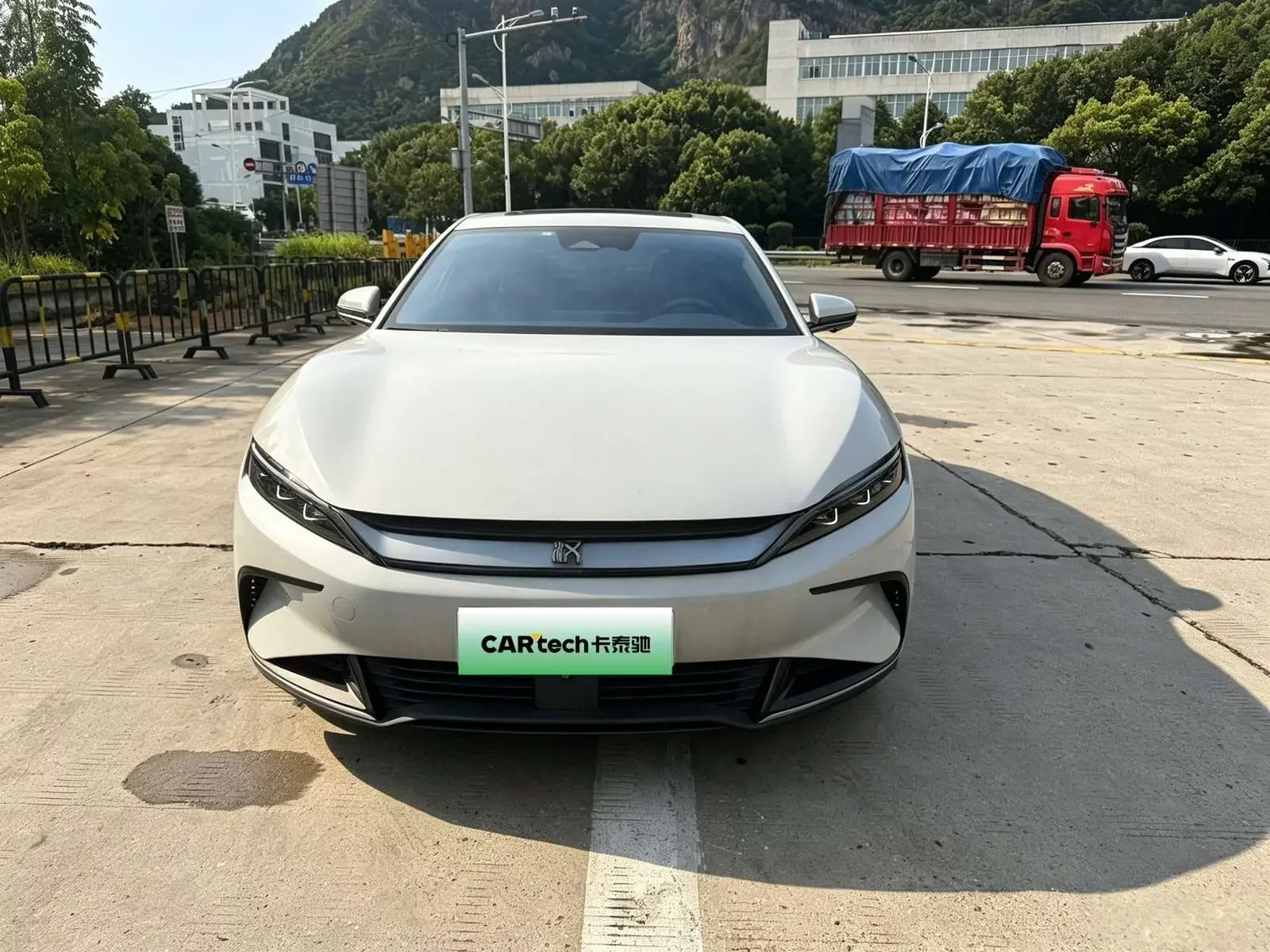 BYD Han EV