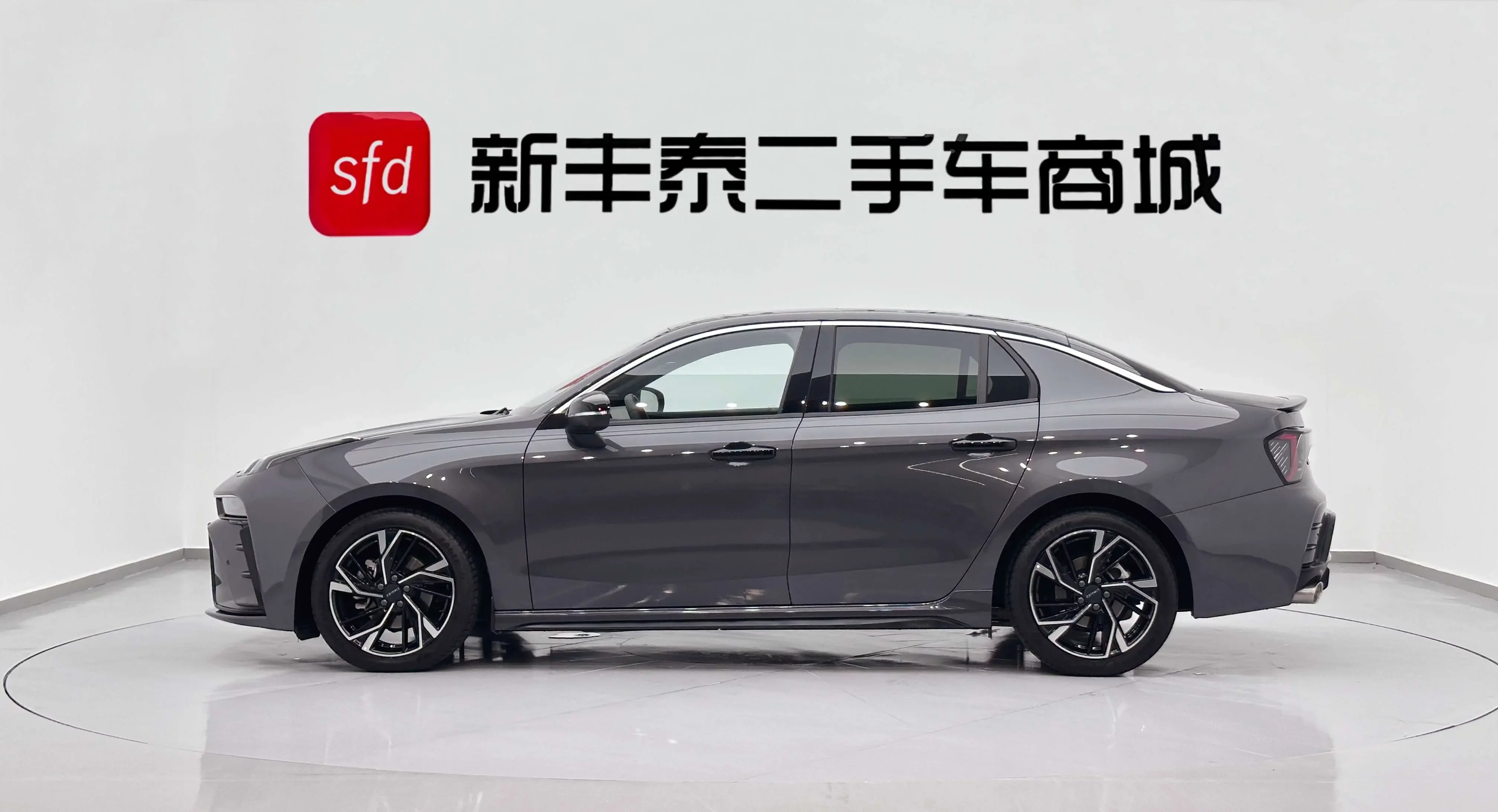 Lynk & Co 03