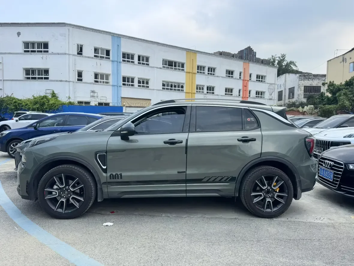 Lynk & Co 01