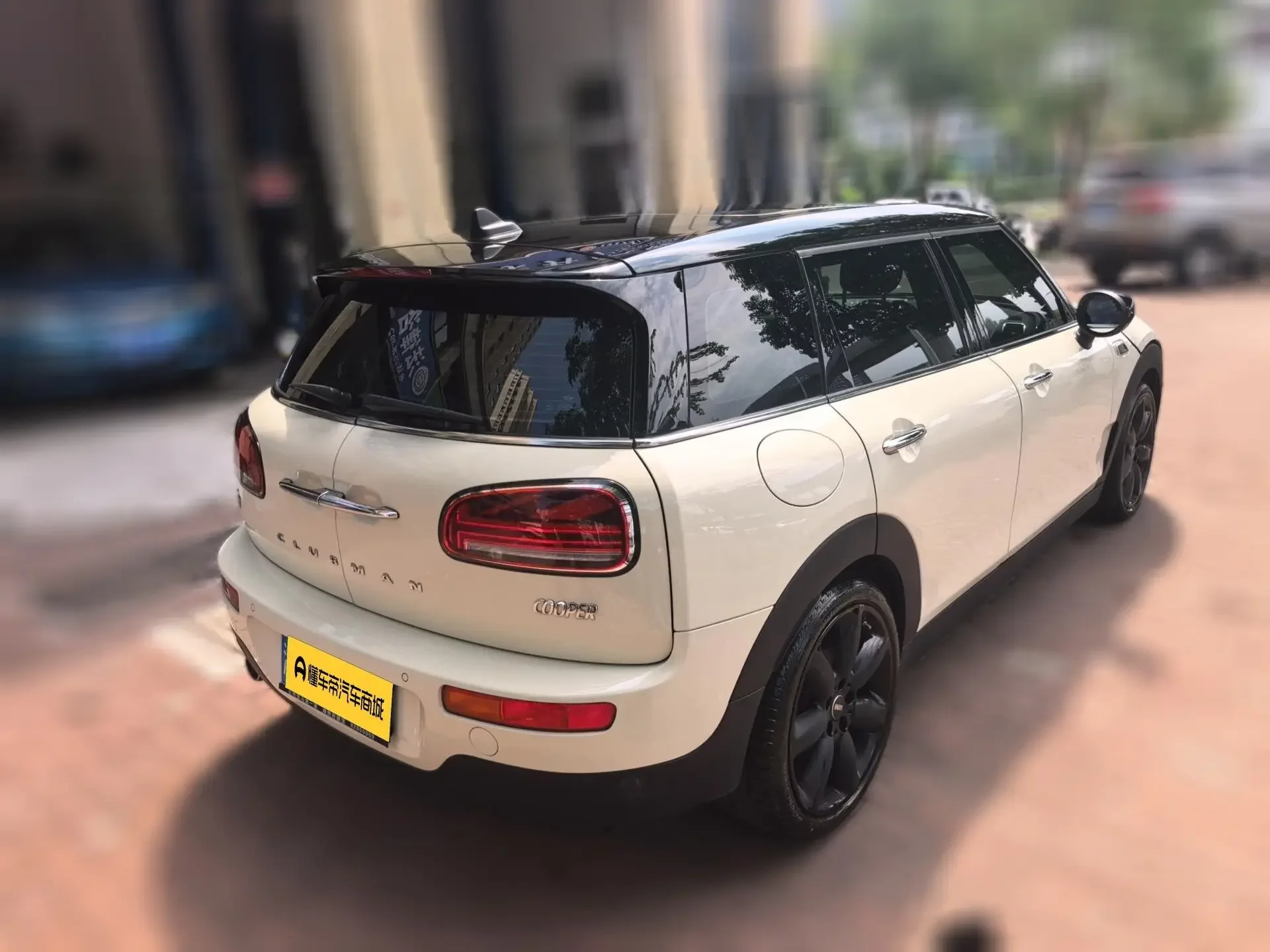 MINI CLUBMAN