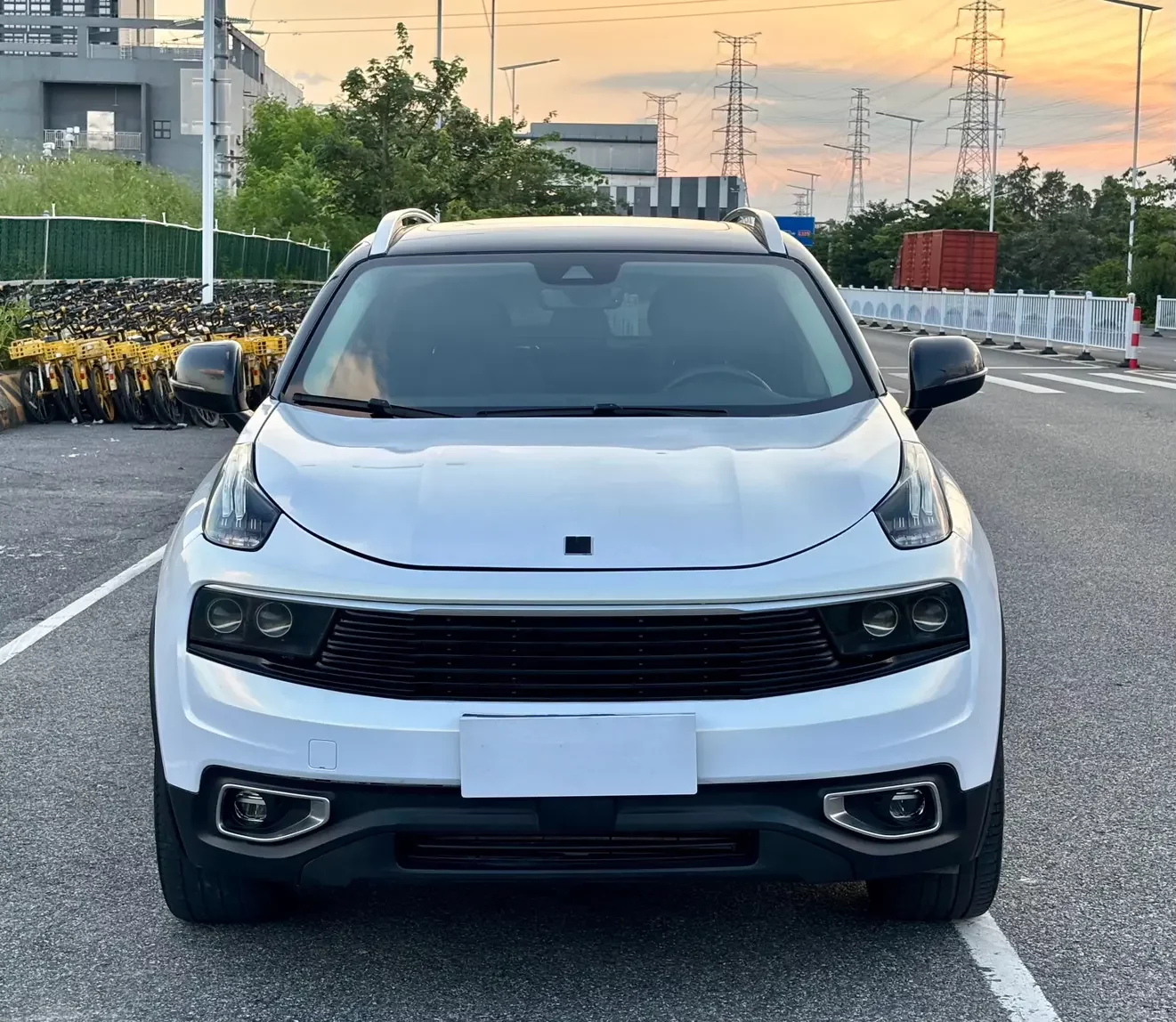 Lynk & Co 01