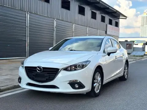 Mazda Axela (3)