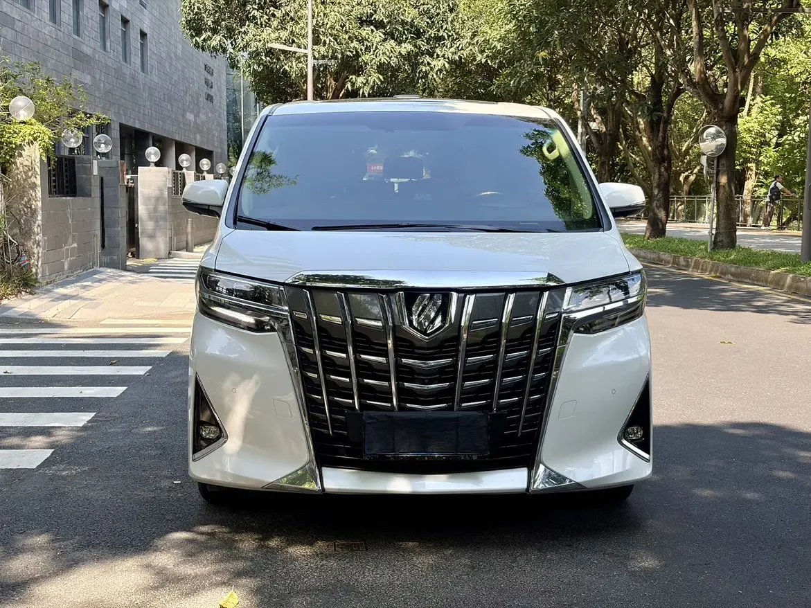 Toyota Alphard (Elfa)