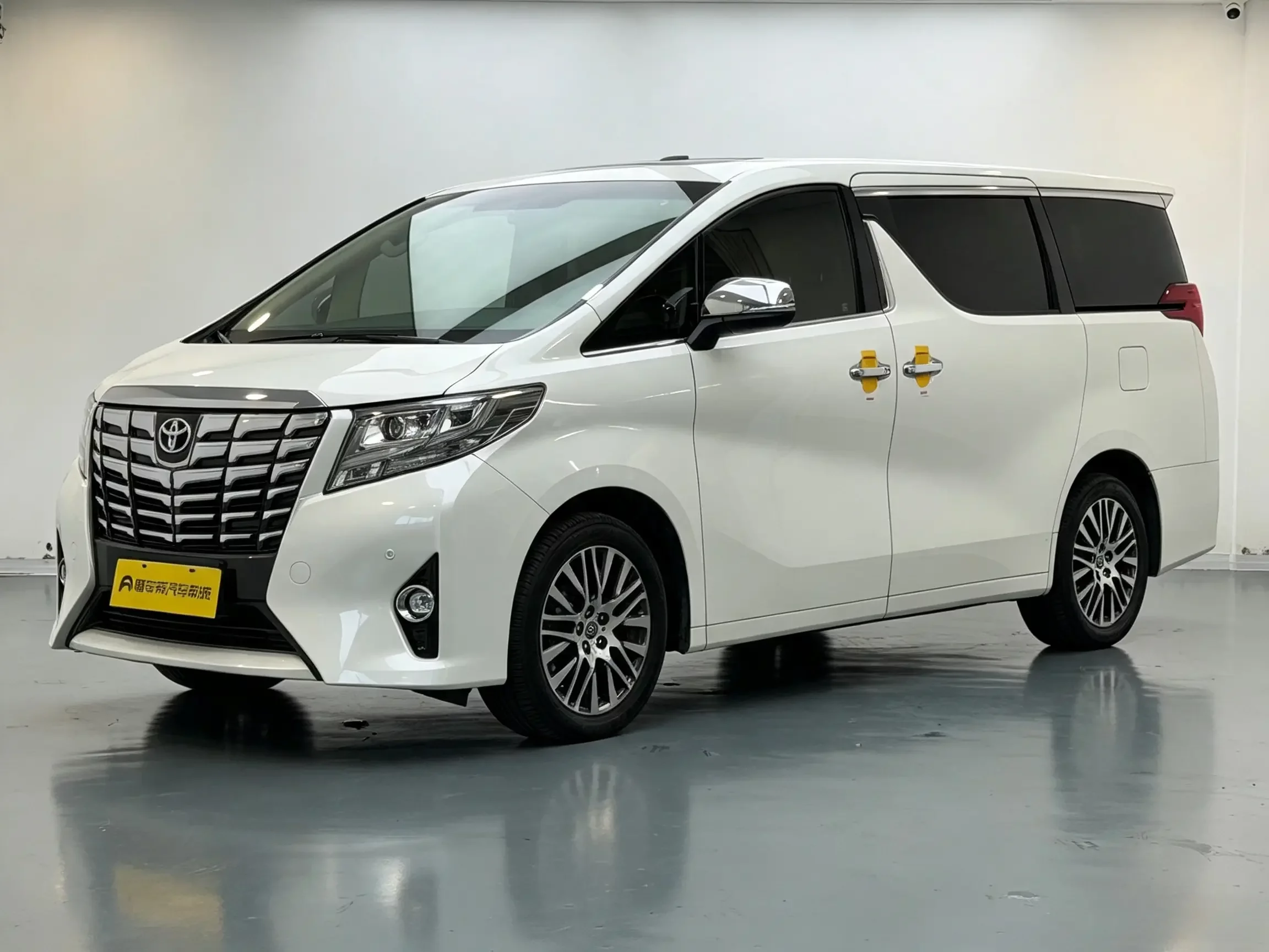 Toyota Alphard (Elfa)