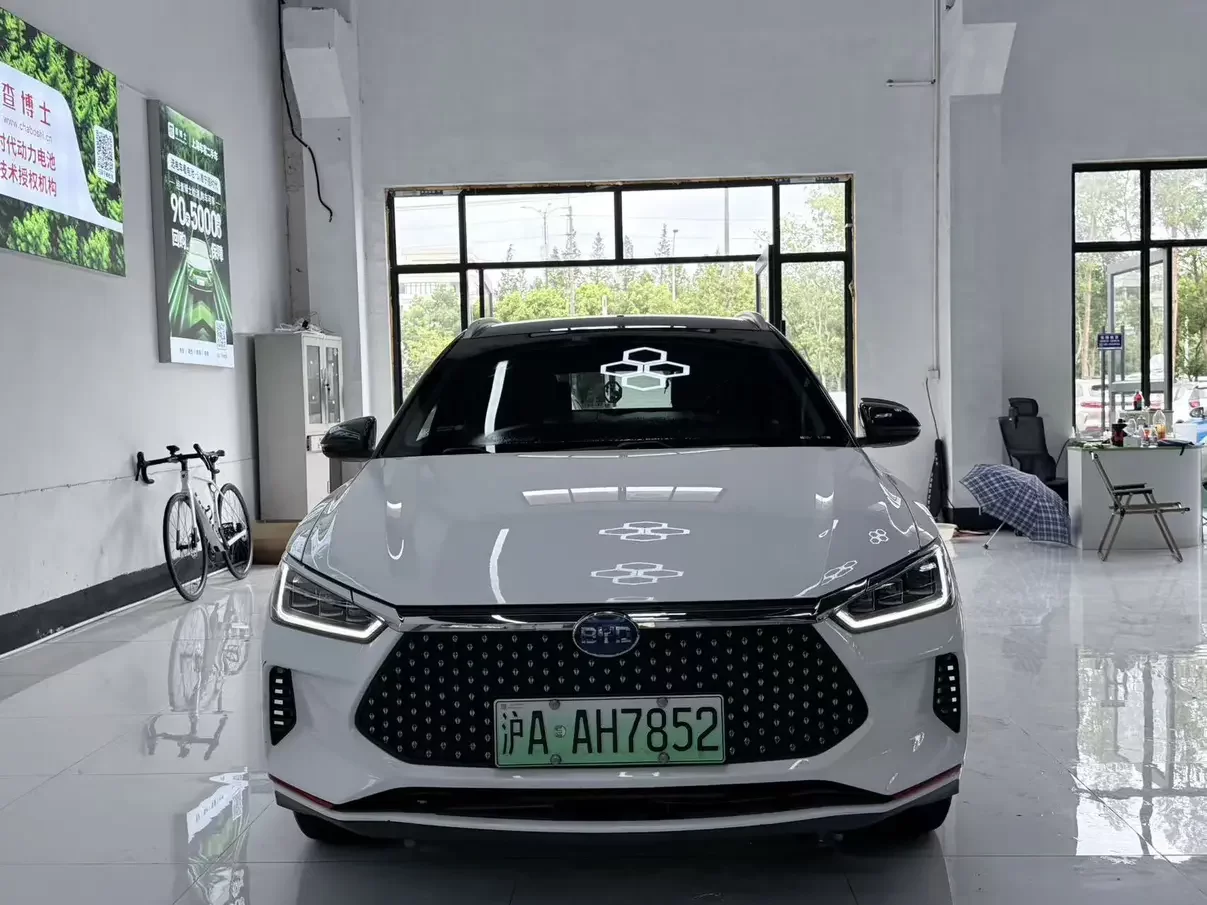 BYD e2