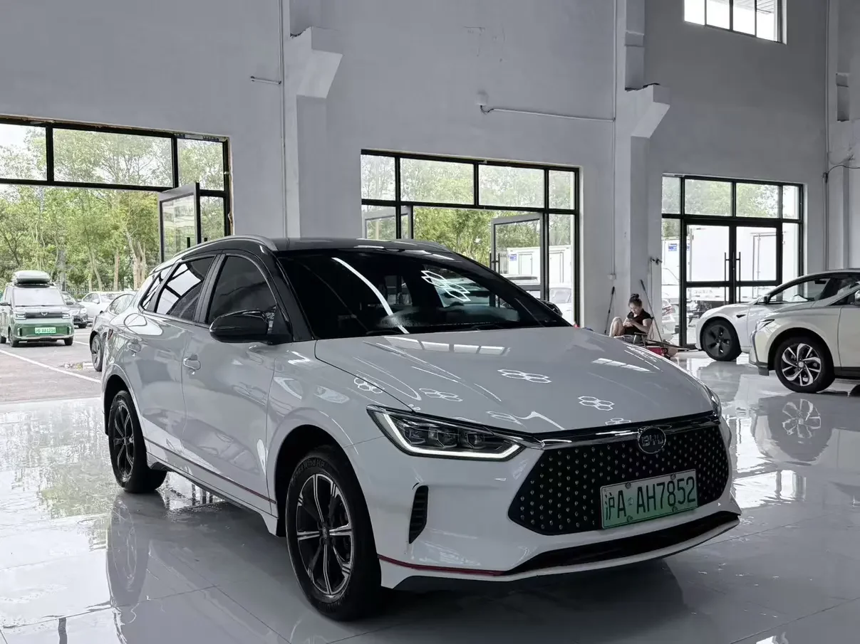 BYD e2