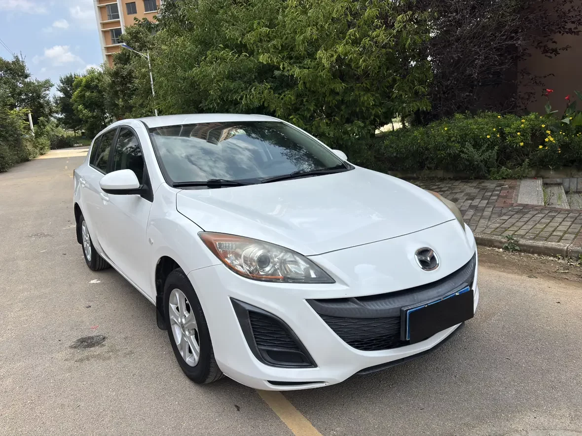 Mazda Axela (3)