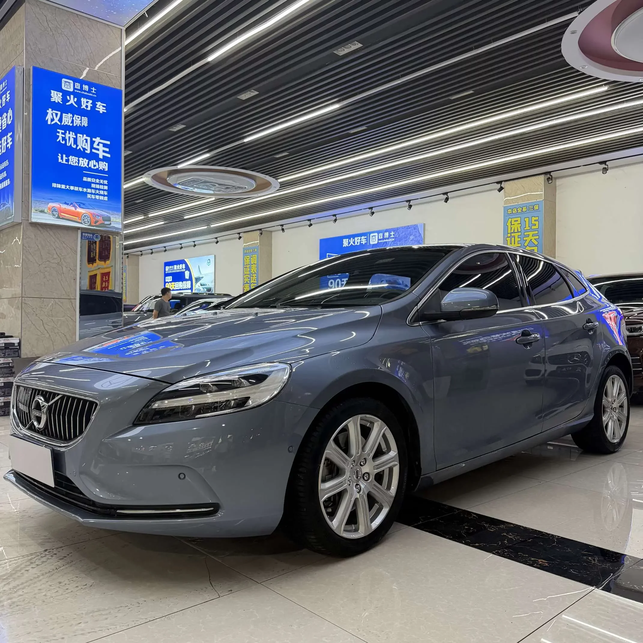 Volvo V40