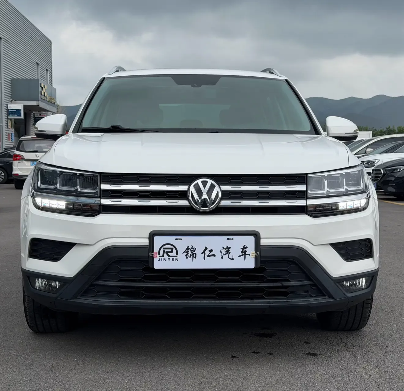 Volkswagen Tharu
