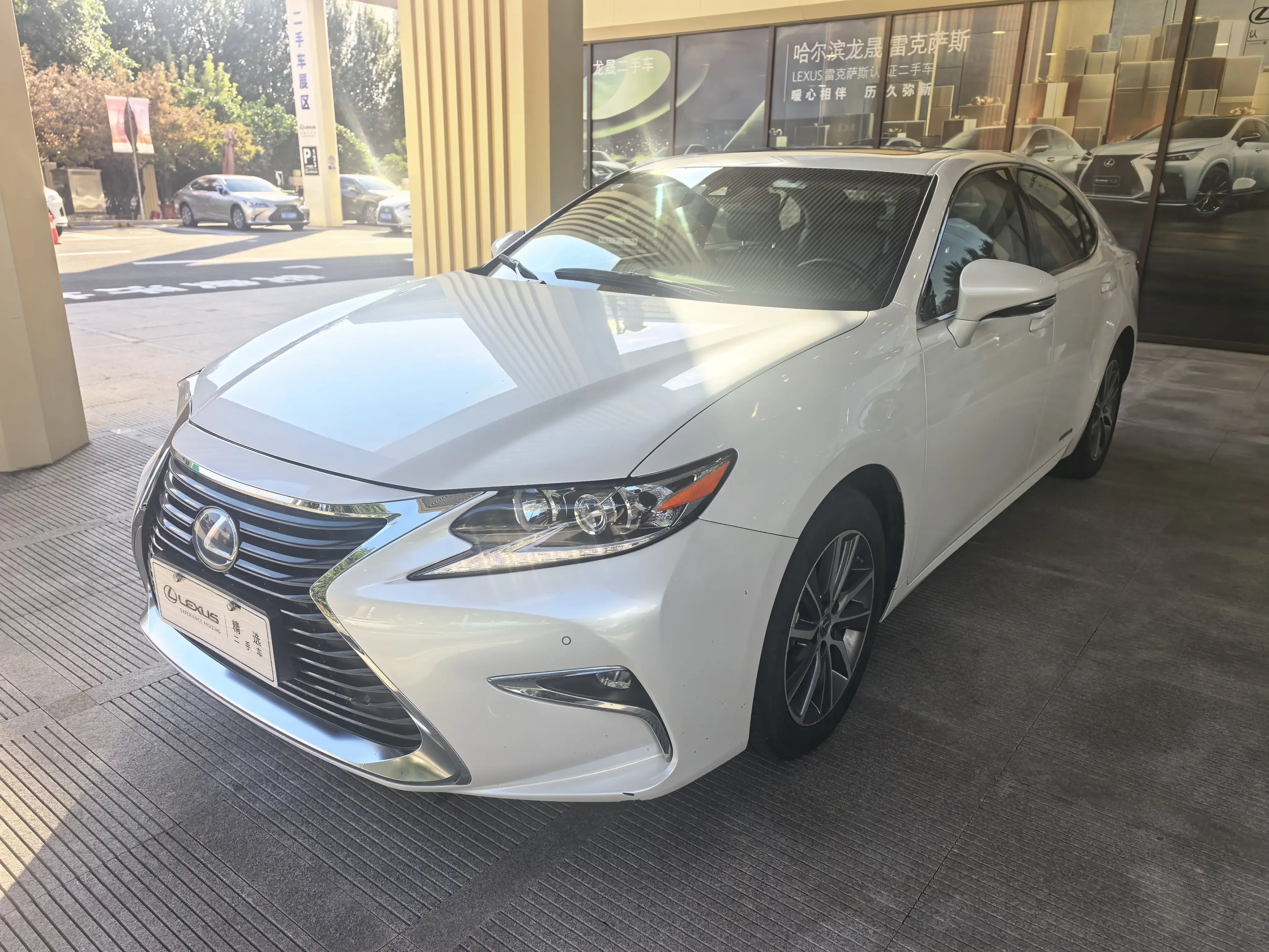 Lexus ES