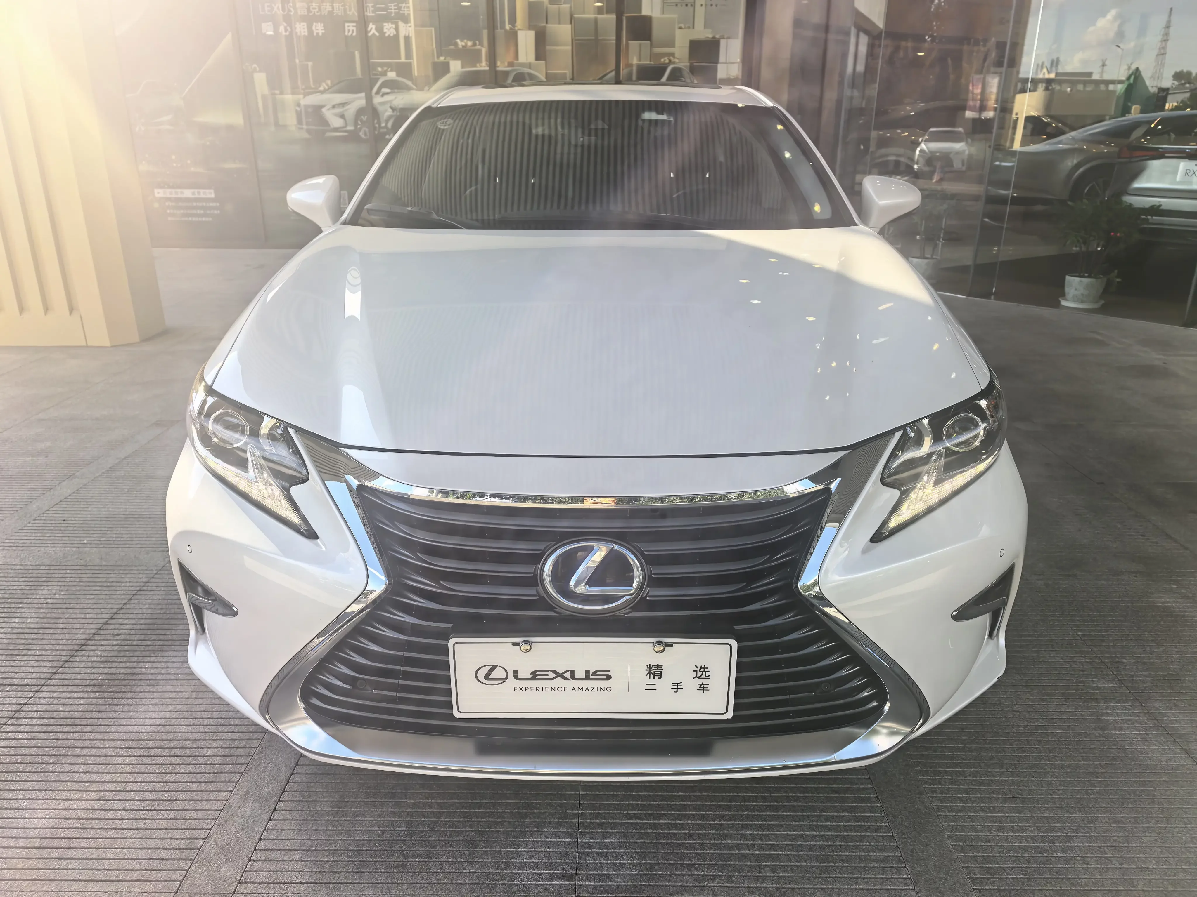 Lexus ES