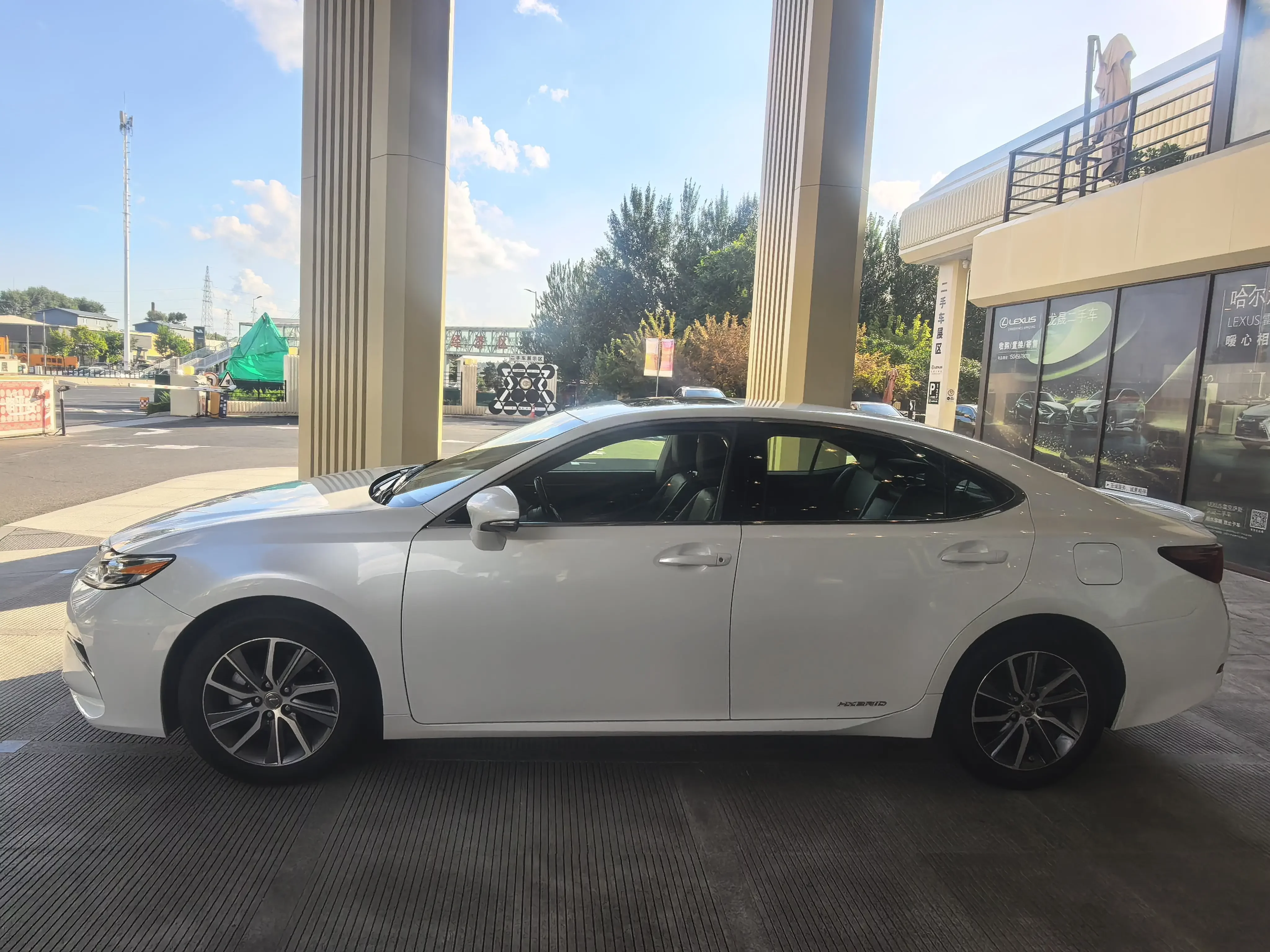 Lexus ES